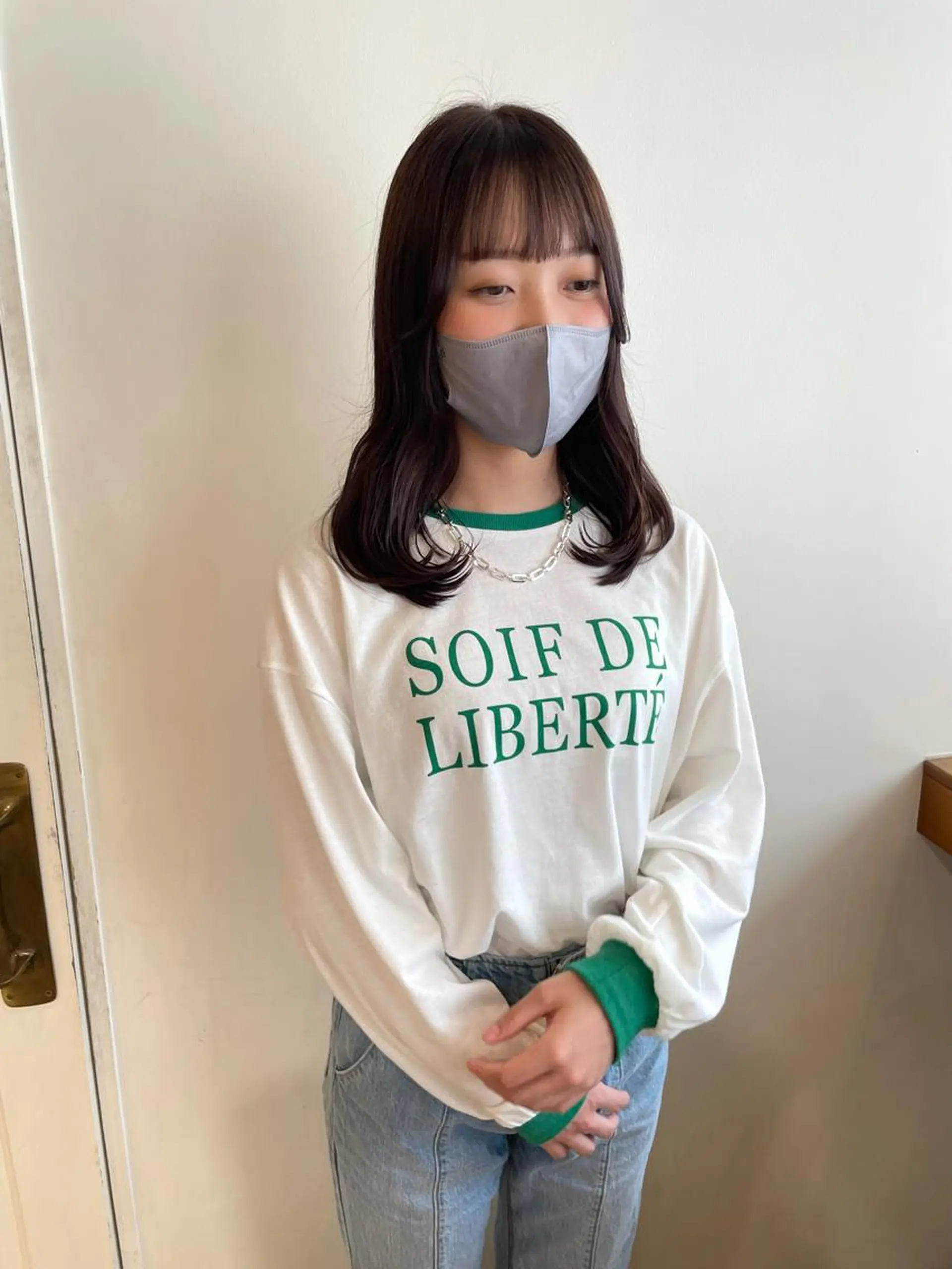 セミロング カラー ブラウンカラー カット ヘアカラー トリートメント MIOベージュカラー 柔らかいカラーのヘアスタイル