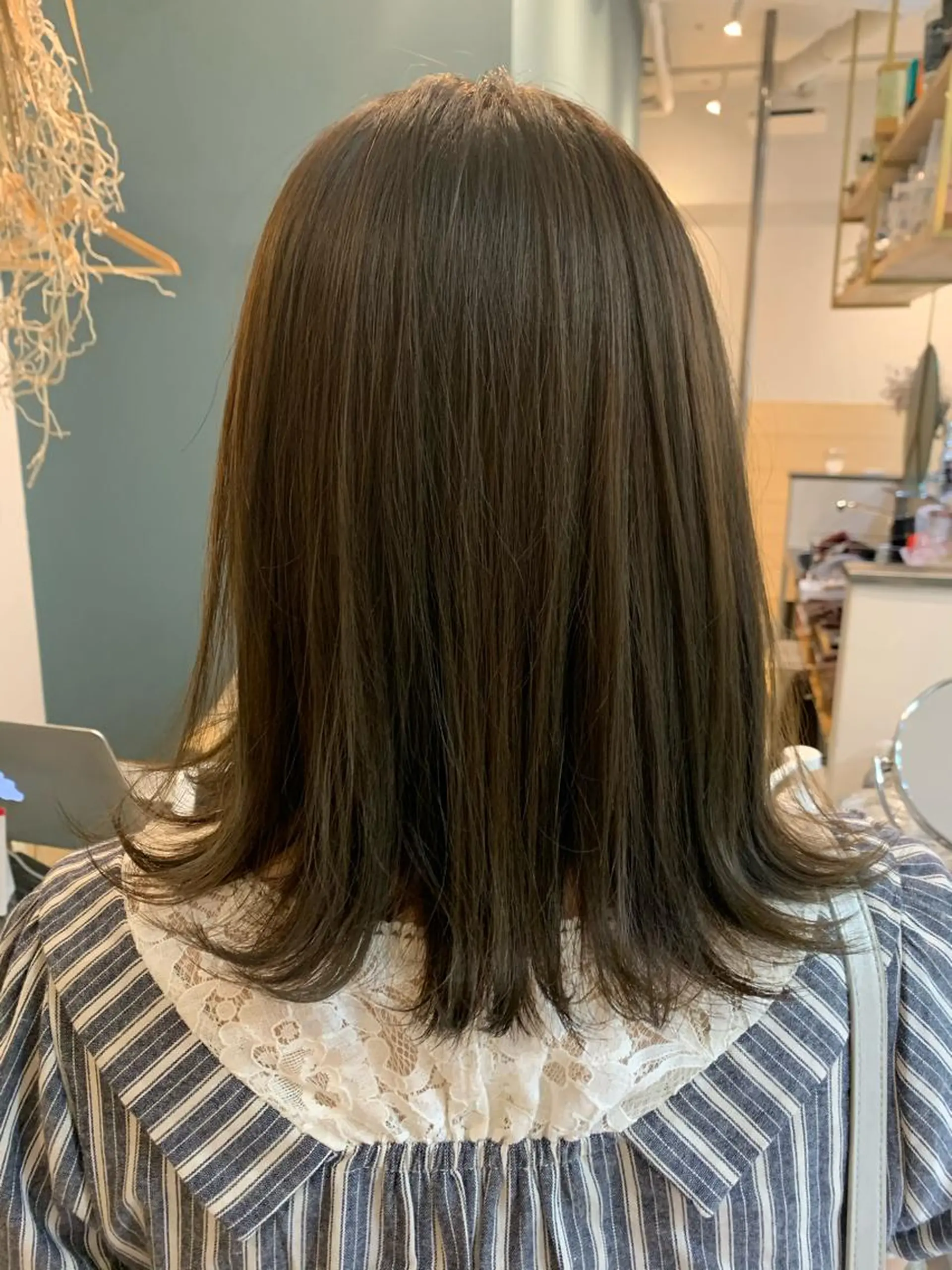 ミディアム カラー ベージュカラー ブリーチ ブリーチなしカラー オリーブベージュ カット ヘアカラー トリートメント 中目黒🌼 🌼ハナのヘアスタイル