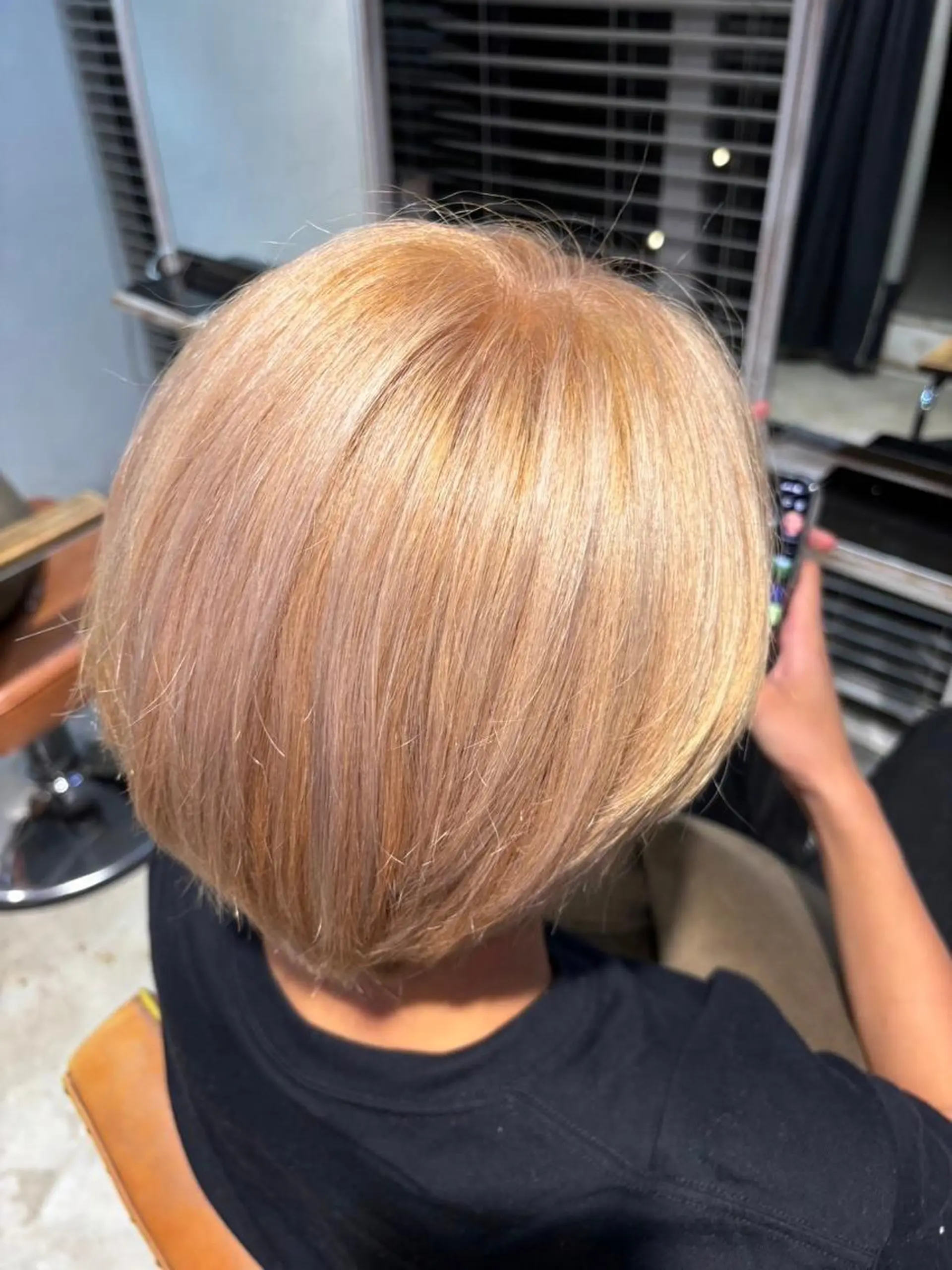ショート 絶対可愛い暖色カラー 🌷うる艶✨山下七海のヘアスタイル