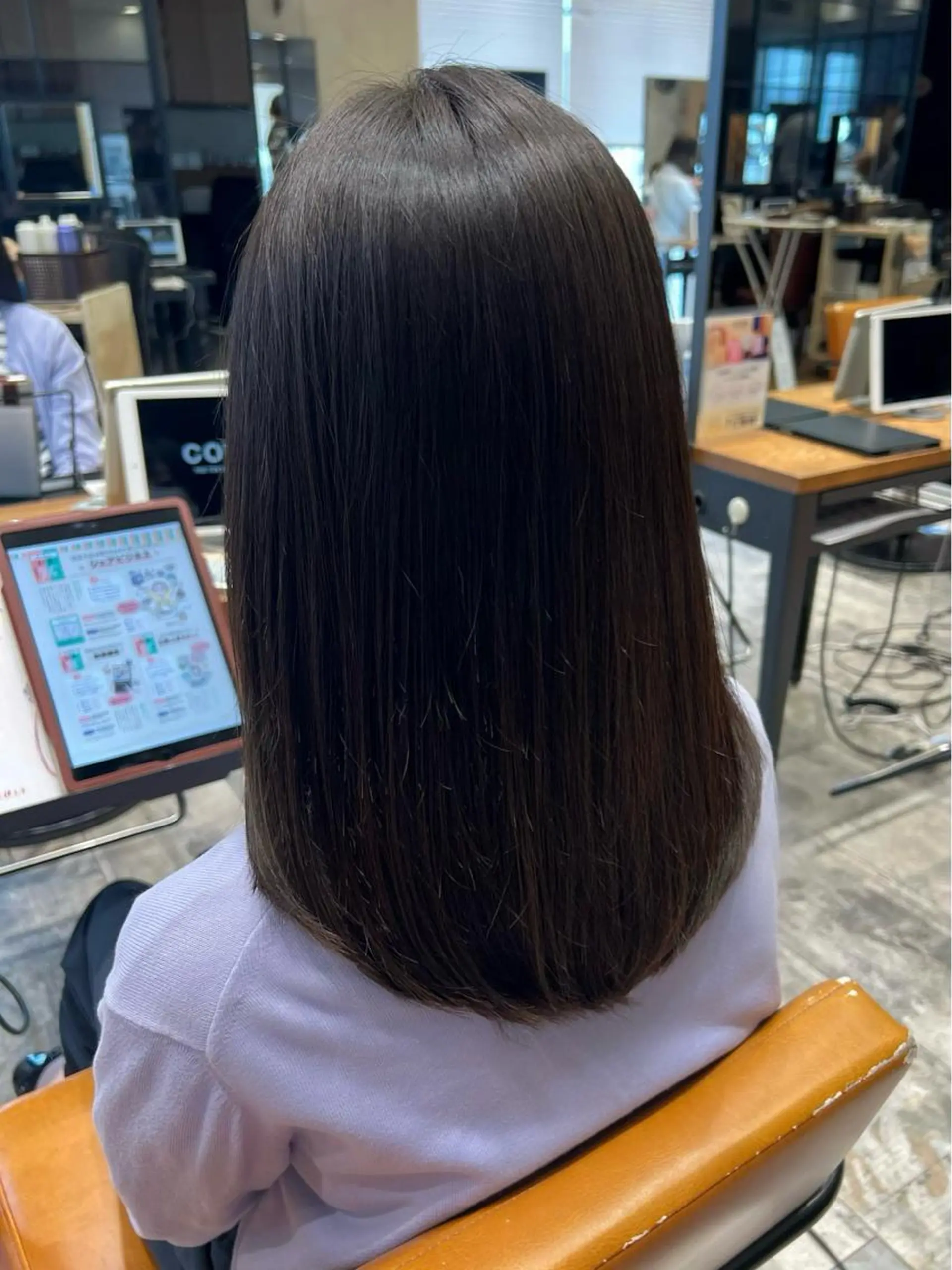 セミロング パーマ 髪質改善 縮毛矯正 ストレートパーマ 🧡くびれヘア/前髪 顔周り🧡久原結衣のヘアスタイル