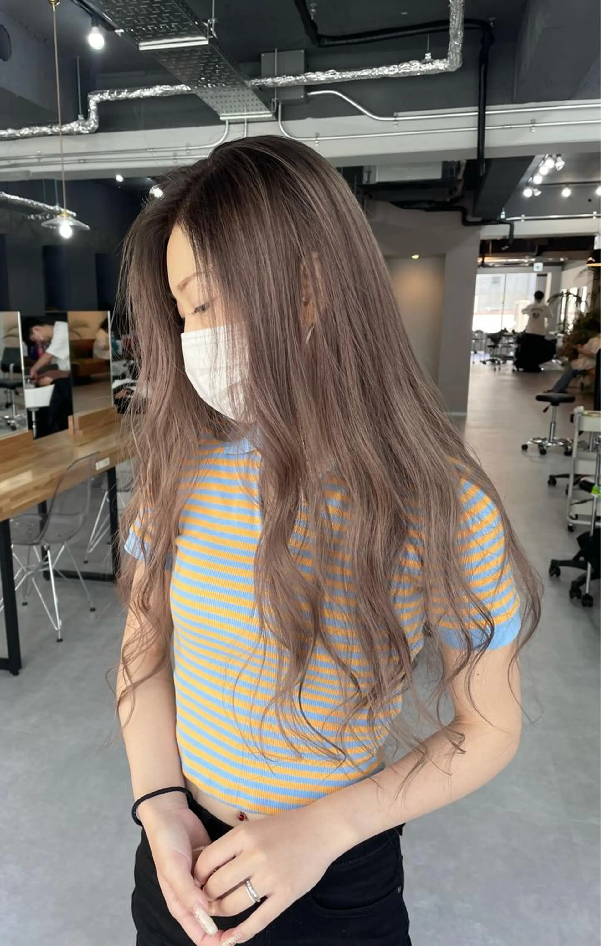 セミロング カラー ブロンド 西村あきや トレンド韓国ヘアのヘアスタイル