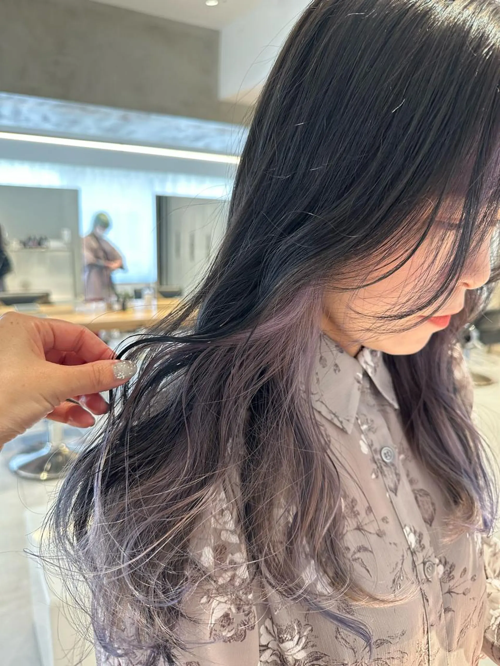 ロング カラー ヘアアレンジ ブリーチ カット ヘアカラー トリートメント ヘアセット 垢抜け韓国風ヘア カラーMIKUのヘアスタイル