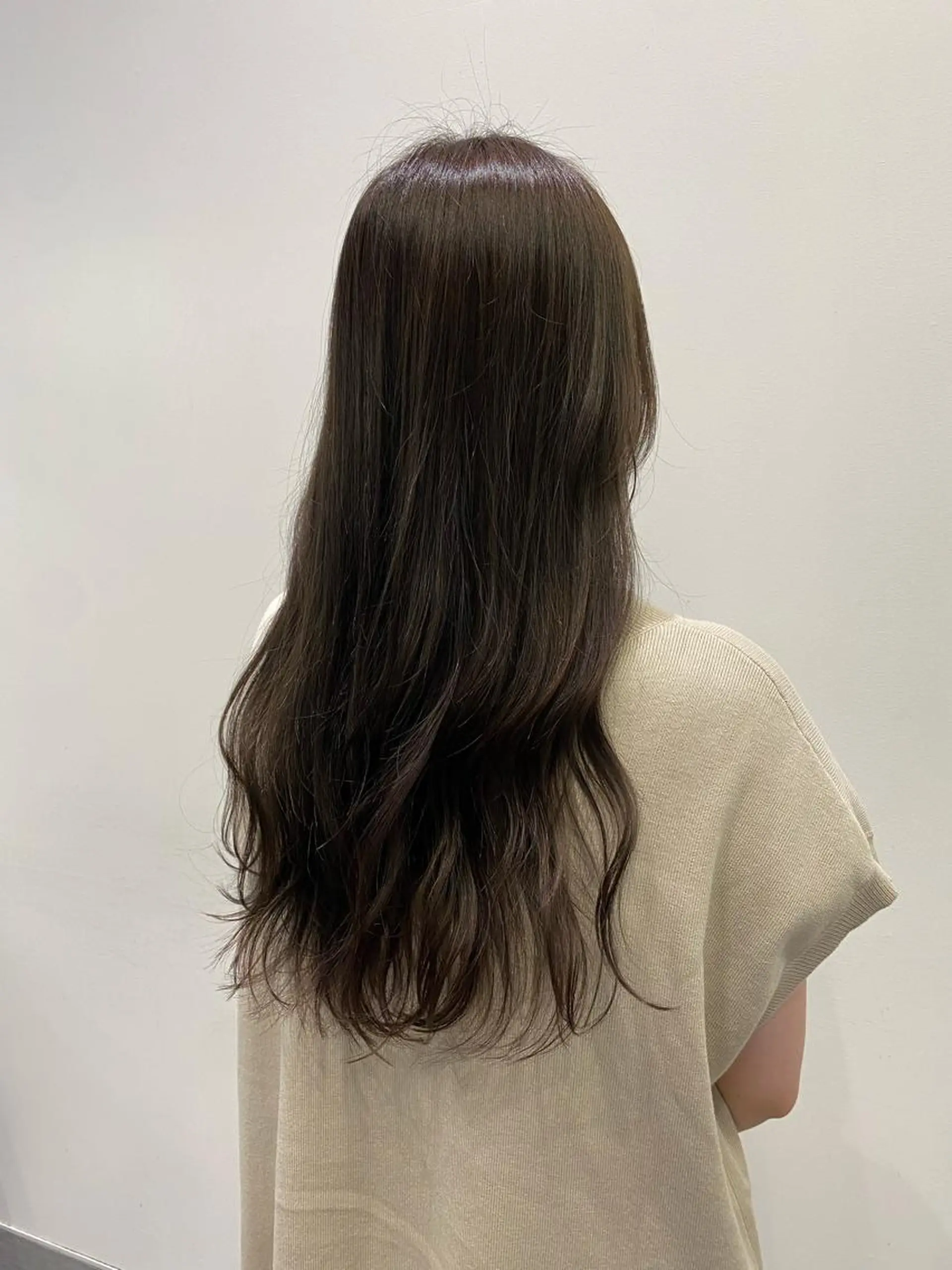 ロング カラー グレージュ オリーブグレージュ オリーブグレー カット ヘアカラー トリートメント ✨透明感カラー✨ 🦖佐々木未来🦕のヘアスタイル