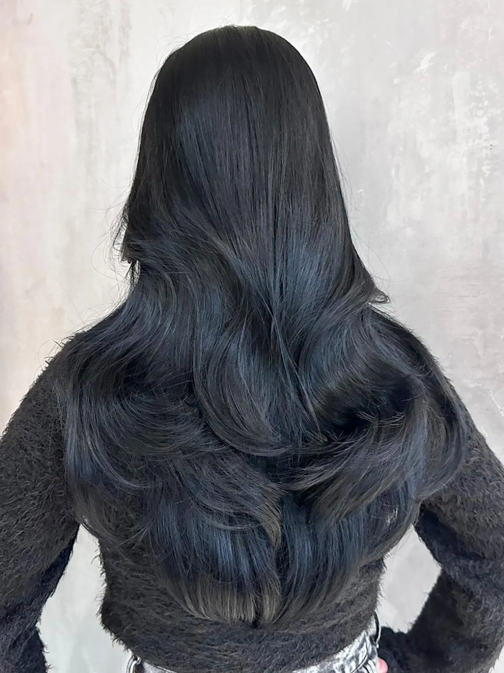 セミロング カラー パーマ ヘアアレンジ 黒髪 ブルーカラー ブルーブラック カット ヘアカラー トリートメント ITbyALBUM 八王子店のヘアスタイル