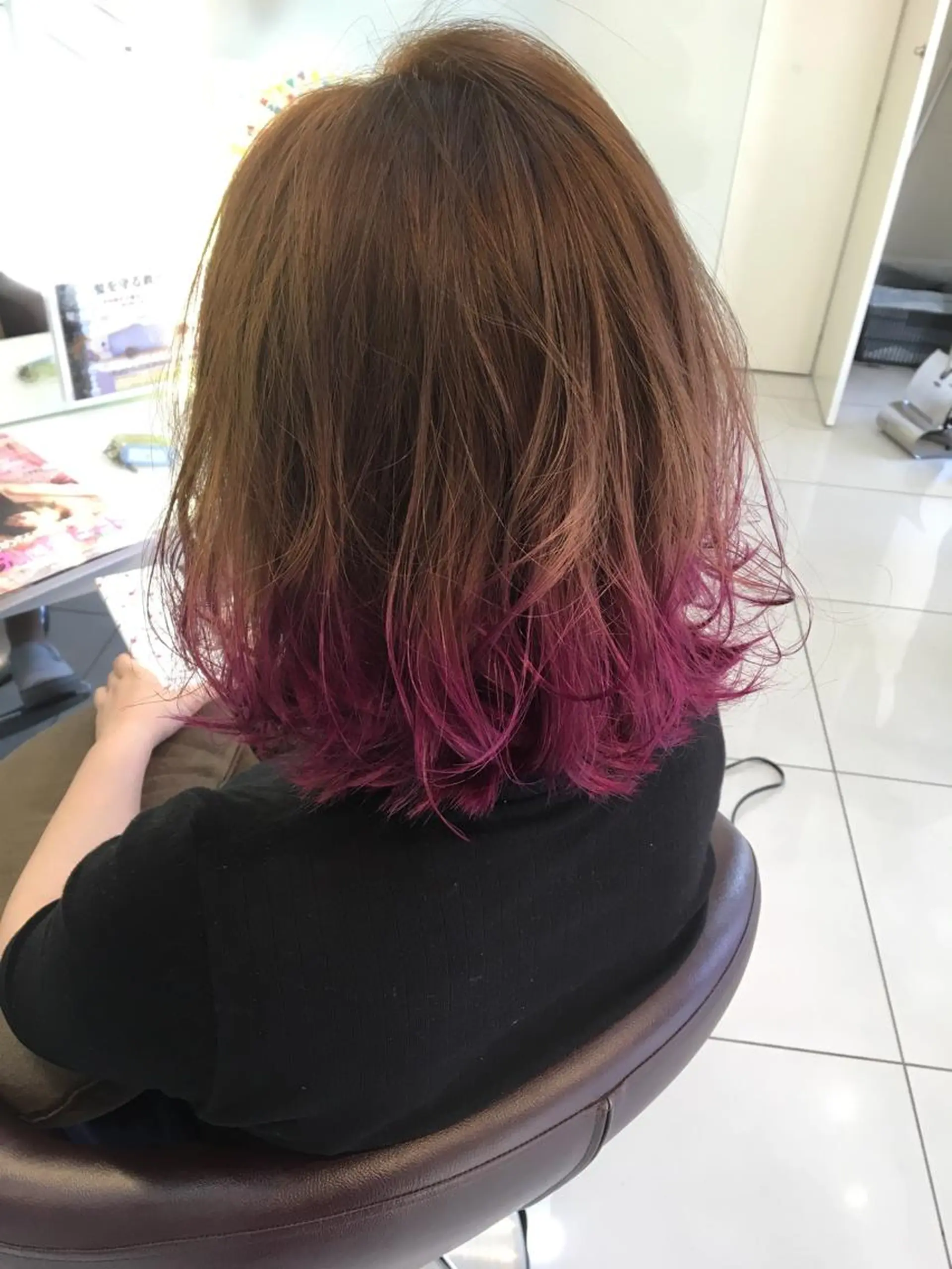ミディアム カラー グラデーションカラー ピンクカラー パープルカラー 広がり毛特化 頭身浴/ 中田のヘアスタイル