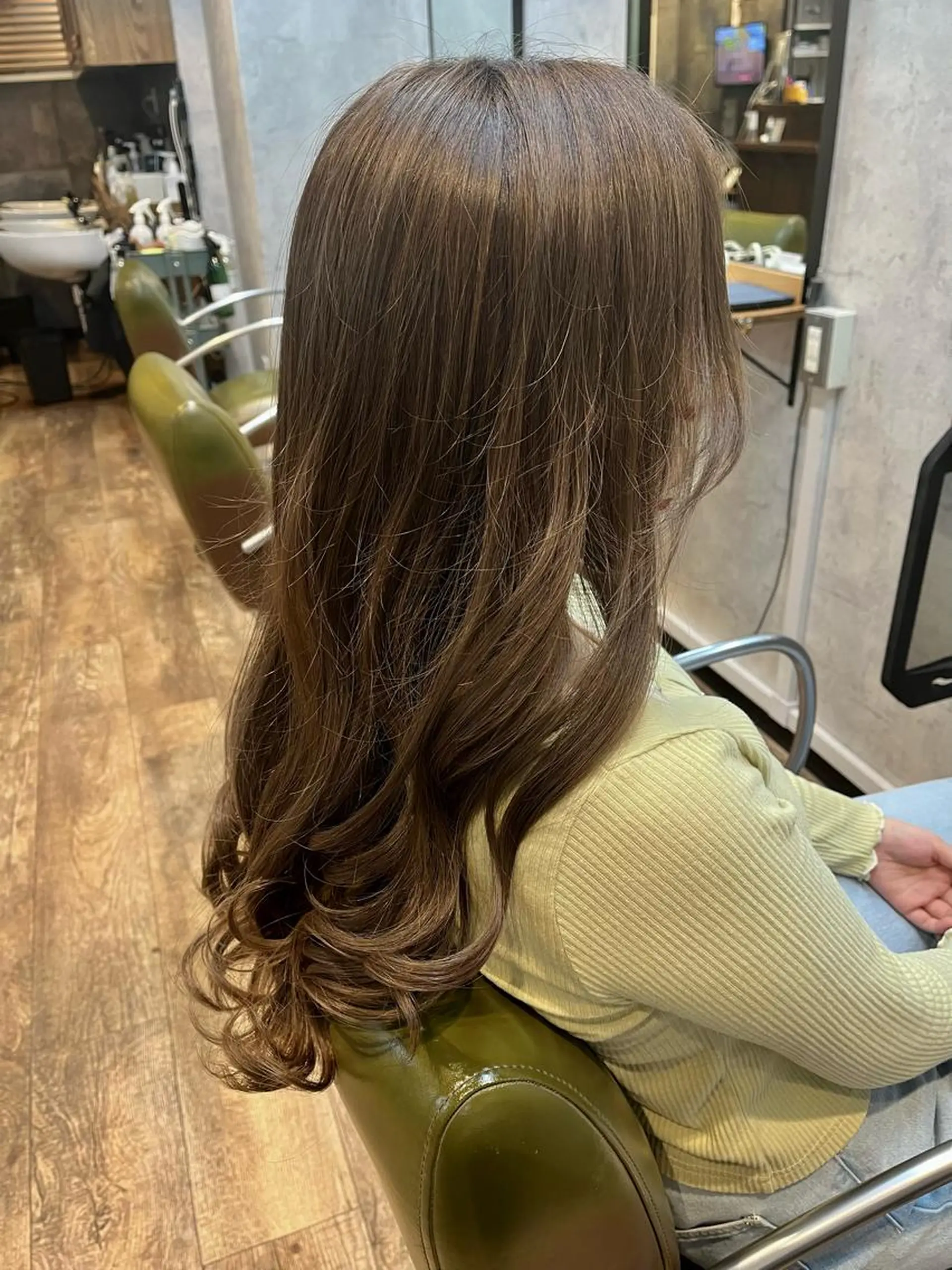 ロング カラー アッシュ アッシュブラウン ブラウンカラー カット ヘアカラー トリートメント 松井 敬太郎のヘアスタイル