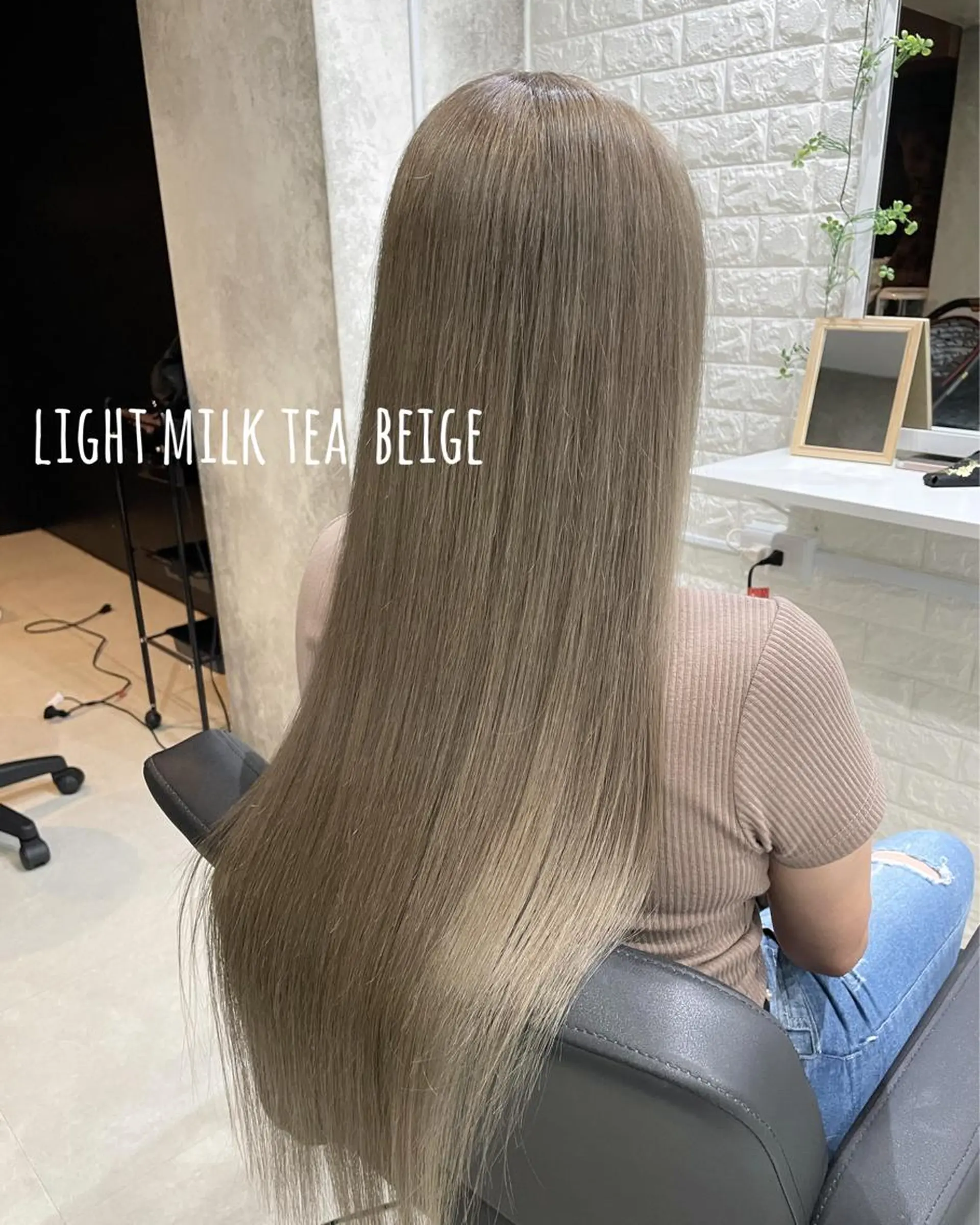 ロング カラー ベージュカラー ブリーチ ケアブリーチ ハイトーンカラー ミルクティーベージュ ヘアカラー トリートメント Nino（ニーノ）所属・にしき さんのヘアスタイル