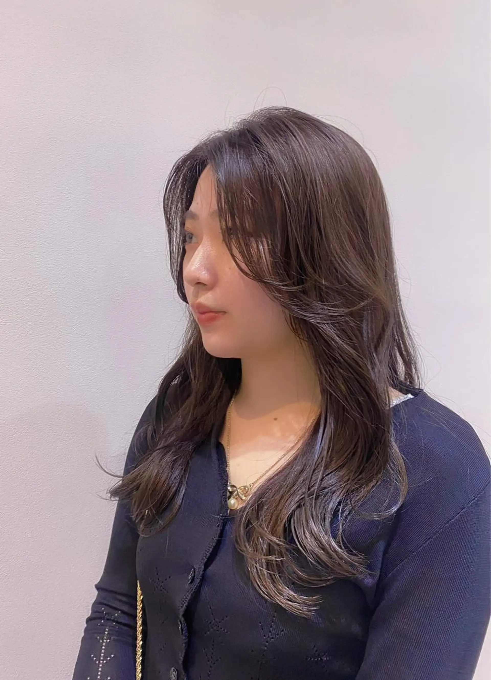 ロング カラー 透明感カラー グレージュ ラベンダーカラー ラベンダーグレージュ ラベンダーグレー カット ヘアカラー トリートメント ♡オシャ髪♡AI ✂️newi町田のヘアスタイル