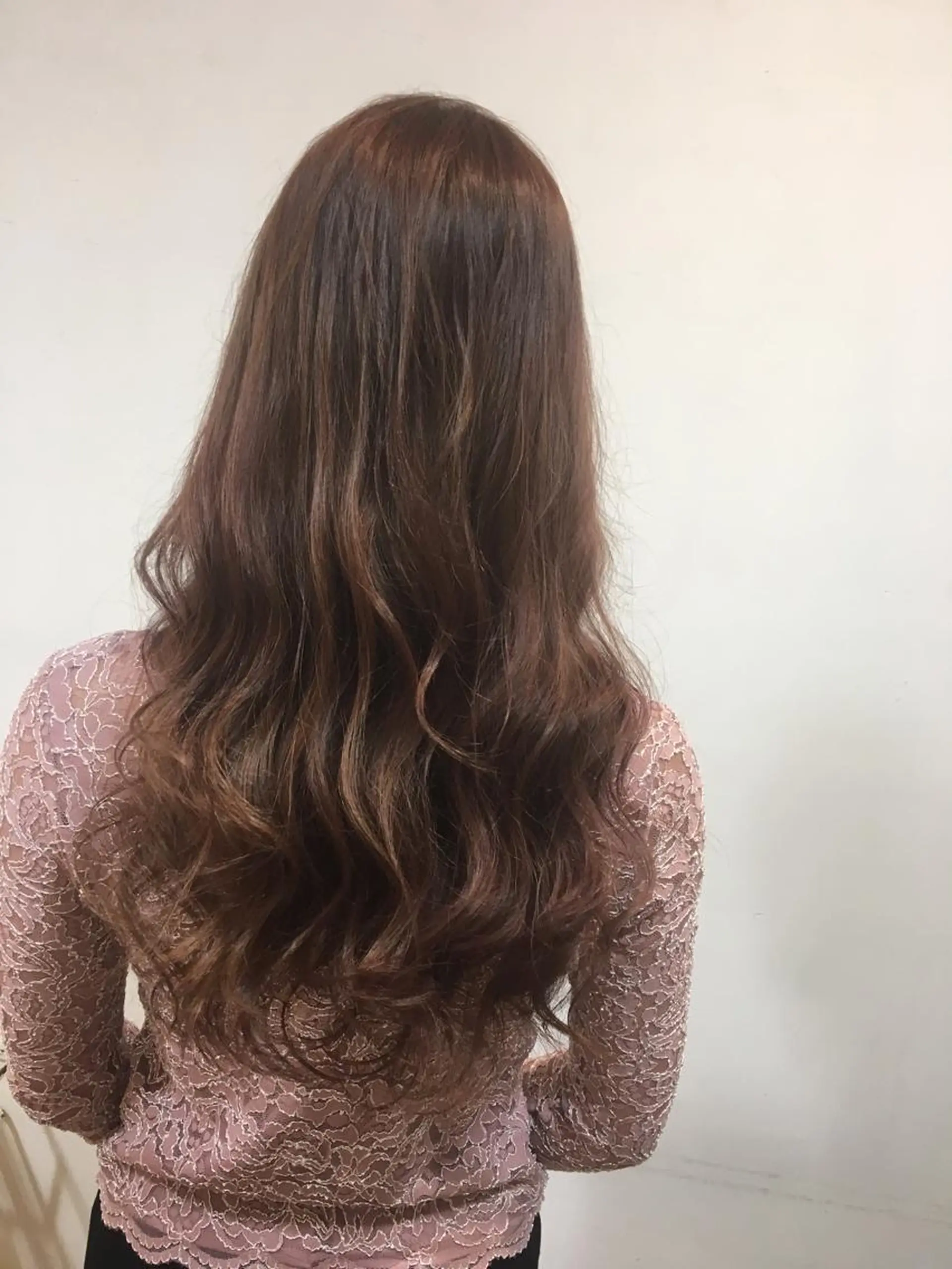 ロング カラー ハイライトカラー ピンクカラー ハイライト レイヤーカット RoL by apollo所属・横浜ブリーチムラ直し 特化美容師/海崎剛史のヘアスタイル