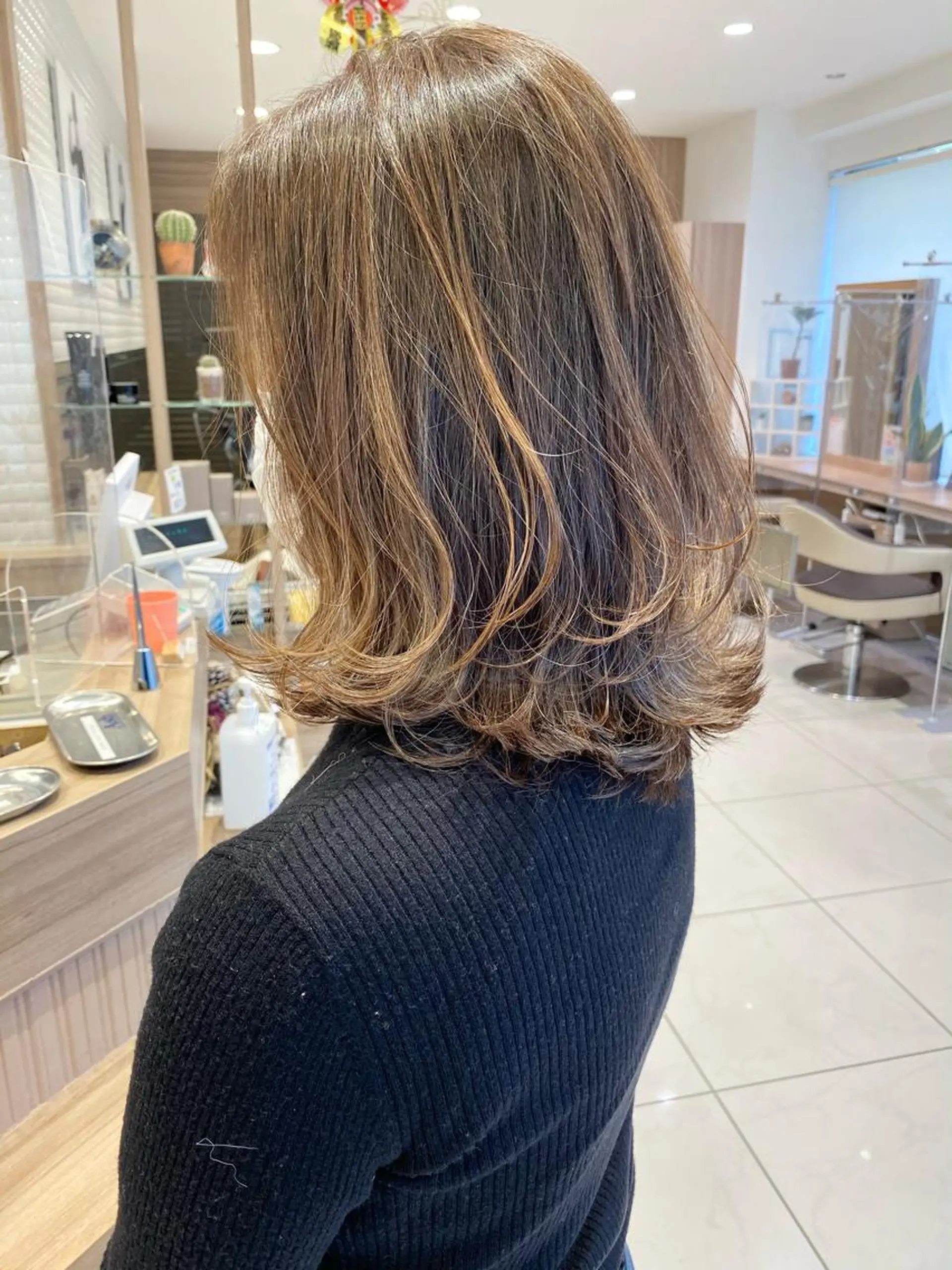 ミディアム カラー ハイライトカラー ハイライト レイヤーカット 白髪染め特化美容師 /寺内紳悟のヘアスタイル