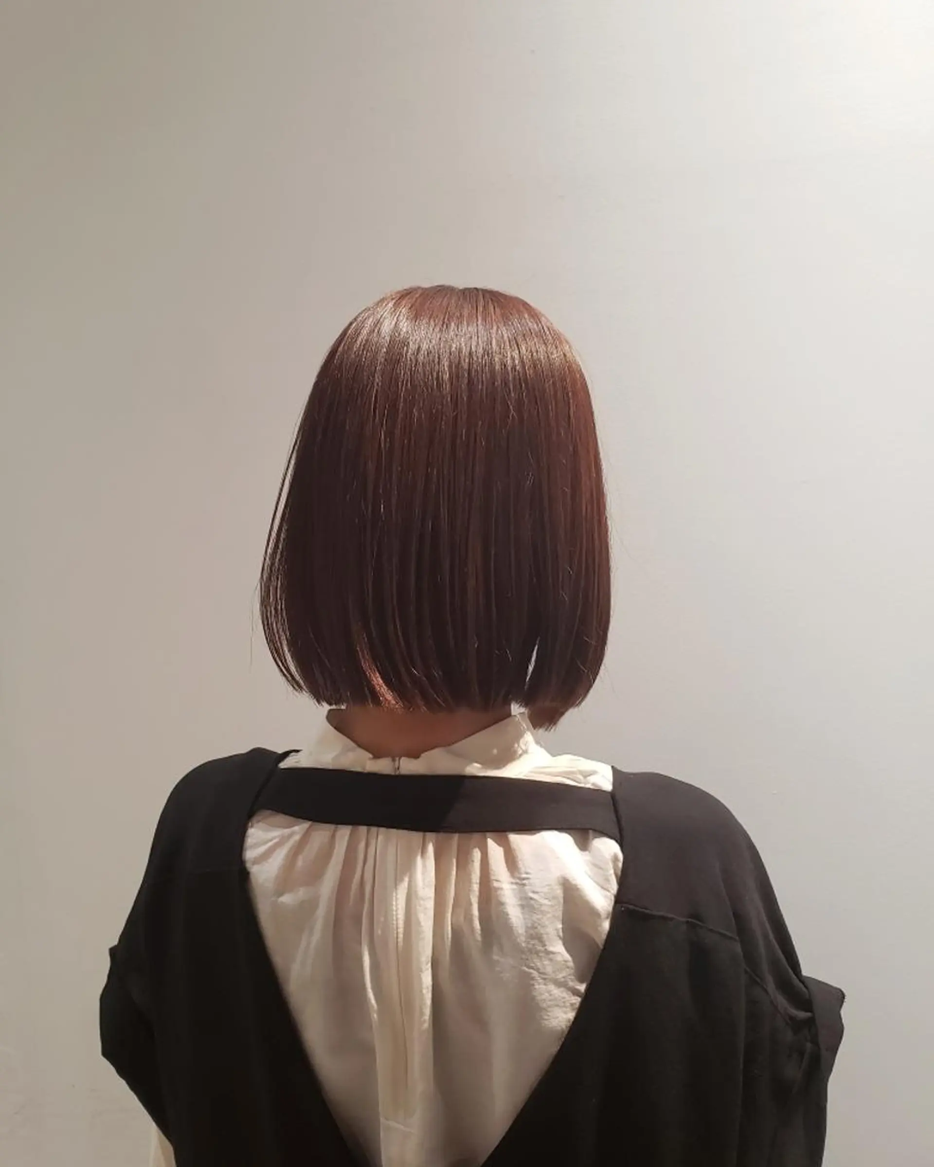 ショート ボブ カット ヘアカラー トリートメント 薄葉 美菜子のヘアスタイル