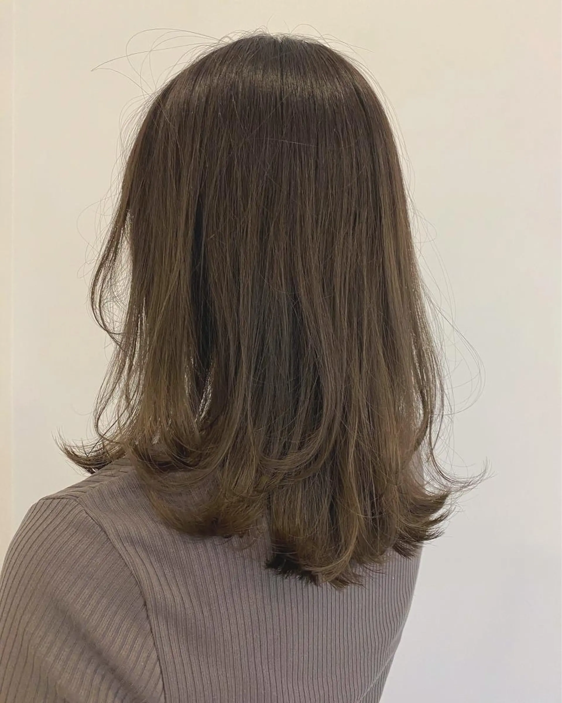 ミディアム レイヤーカット SALOWIN下北No.R店所属・୨୧柔らかいカラー nozomi ୨୧のヘアスタイル