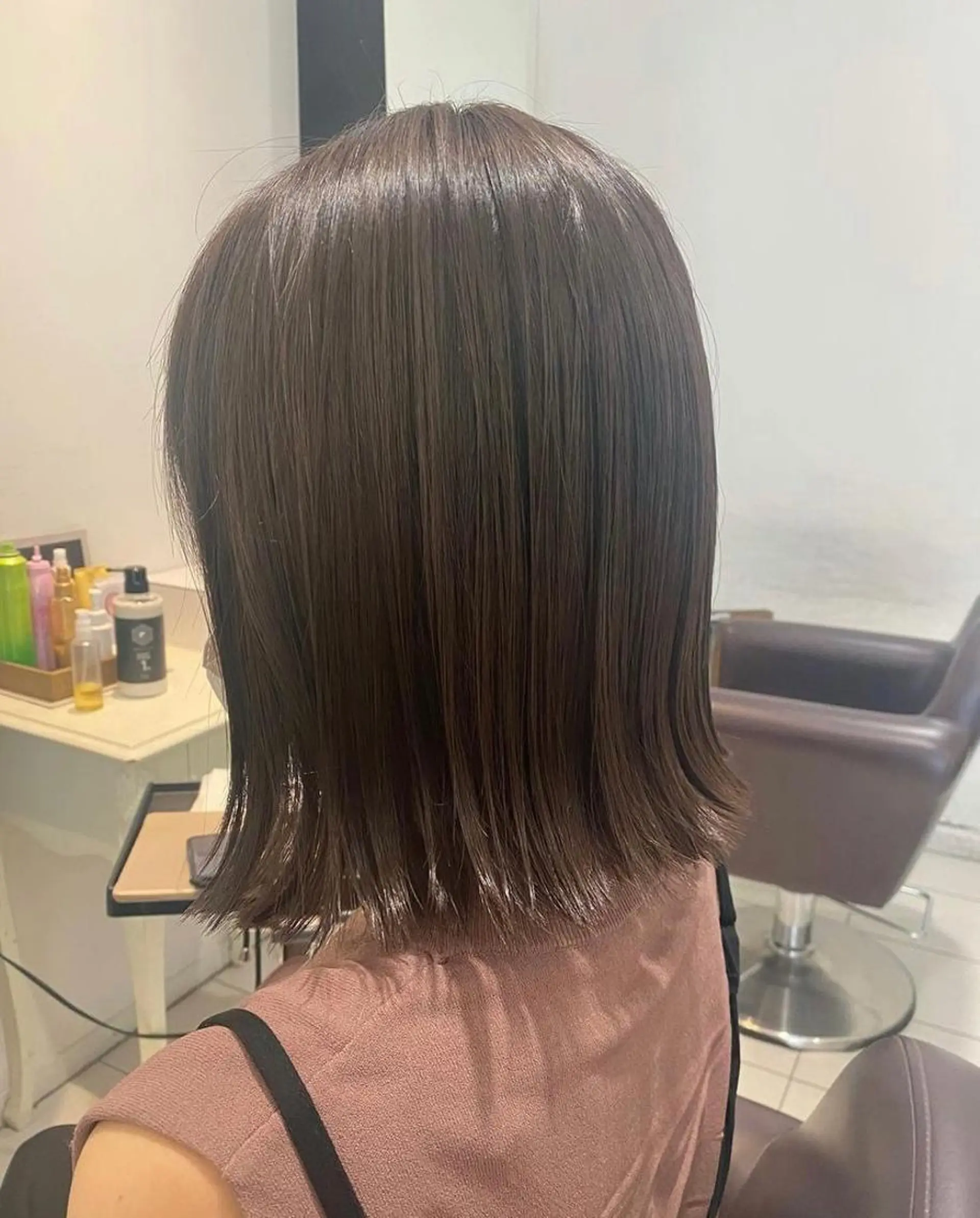 ミディアム ボブ 外ハネヘア カット 透明感カラー/ 藤原リックのヘアスタイル
