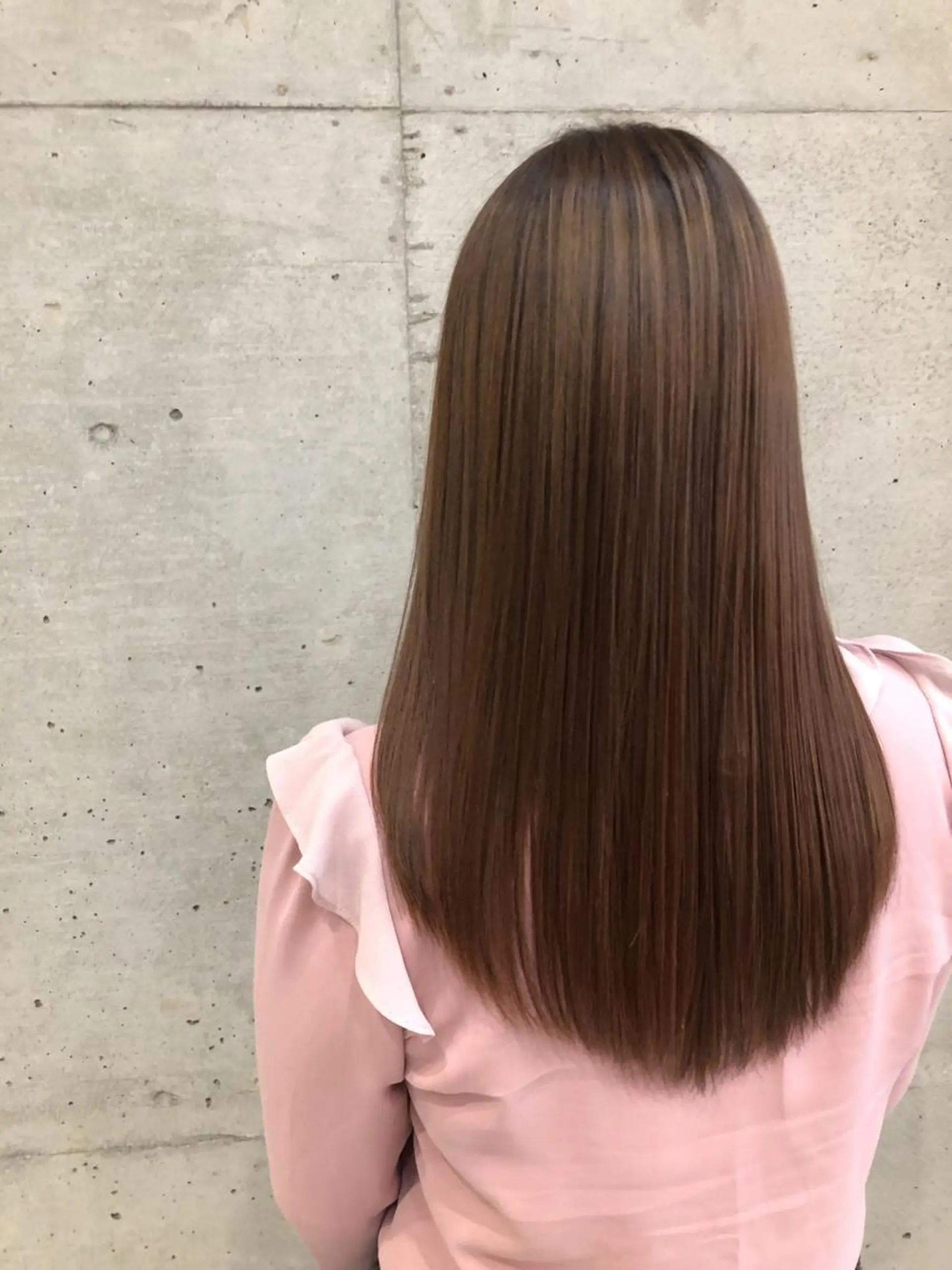ロング カラー アッシュ アッシュグレー アッシュグレージュ ブリーチ グレージュ トリートメント 大栗 佑也  髪質改善のヘアスタイル