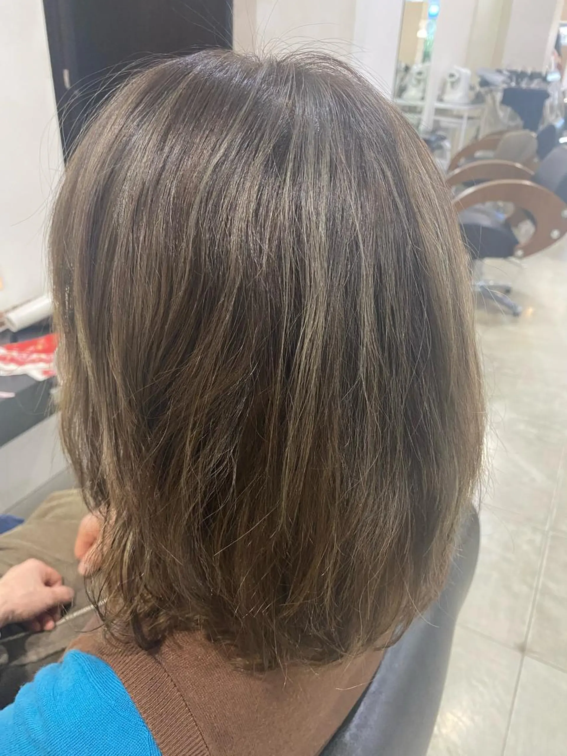 ミディアム カラー ヘアアレンジ ハイライトカラー ハイライト DISCOHAIRsanc（ルジャルダン町田）所属・烏山 達也のヘアスタイル