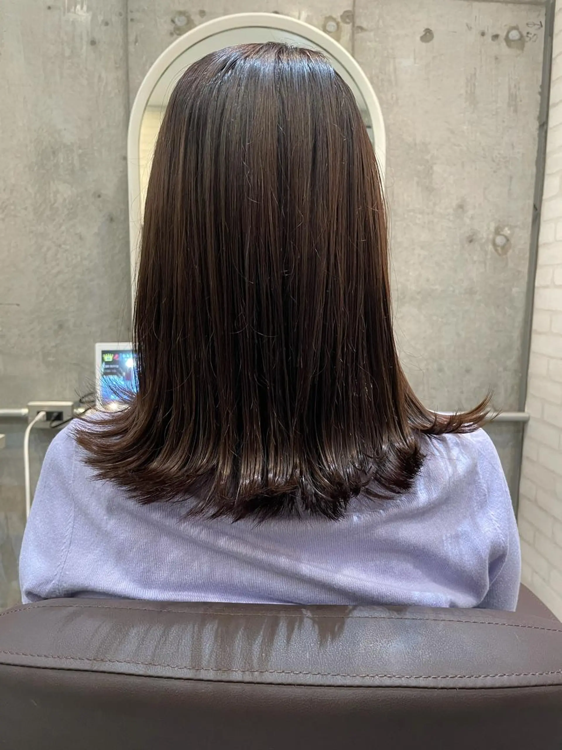 セミロング カット 岡屋 瞬のヘアスタイル