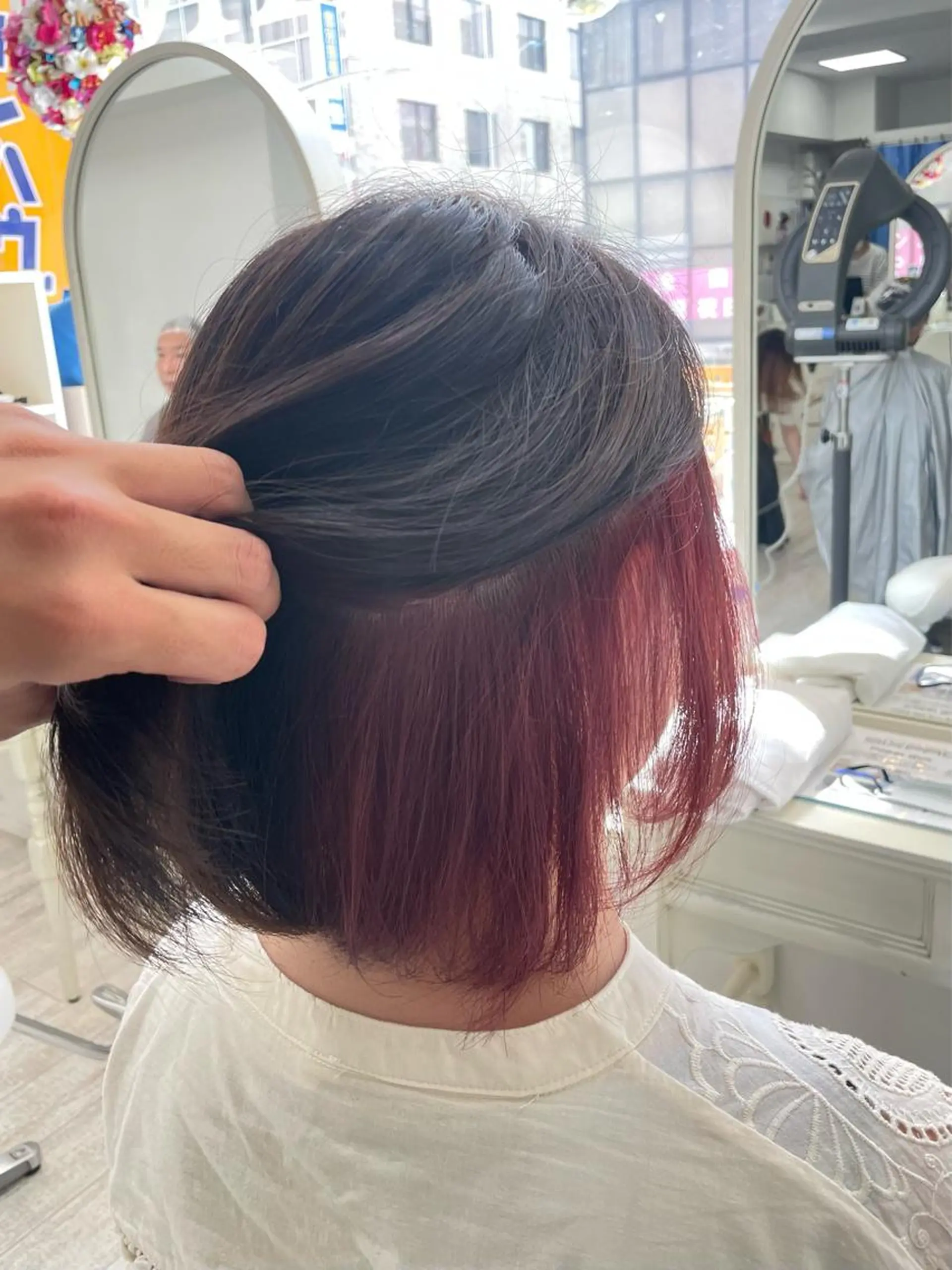ショート ヘアカラー 新籾 尚哉のヘアスタイル