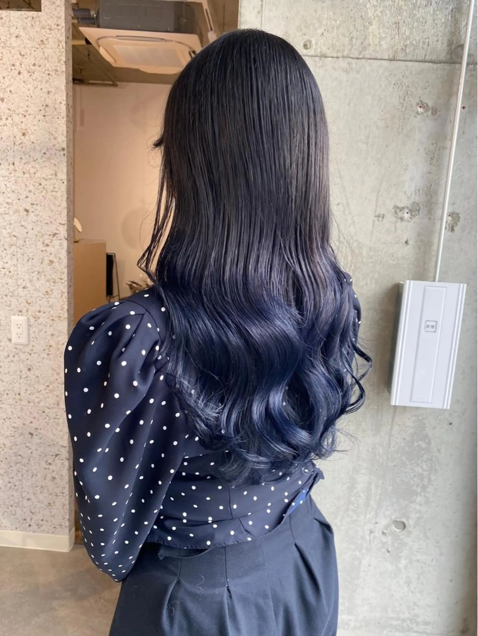 ロング カラー ブルーカラー グラデーションカラー lani hair salon所属・SHOTO ハイトー ン/デザインカラーのヘアスタイル