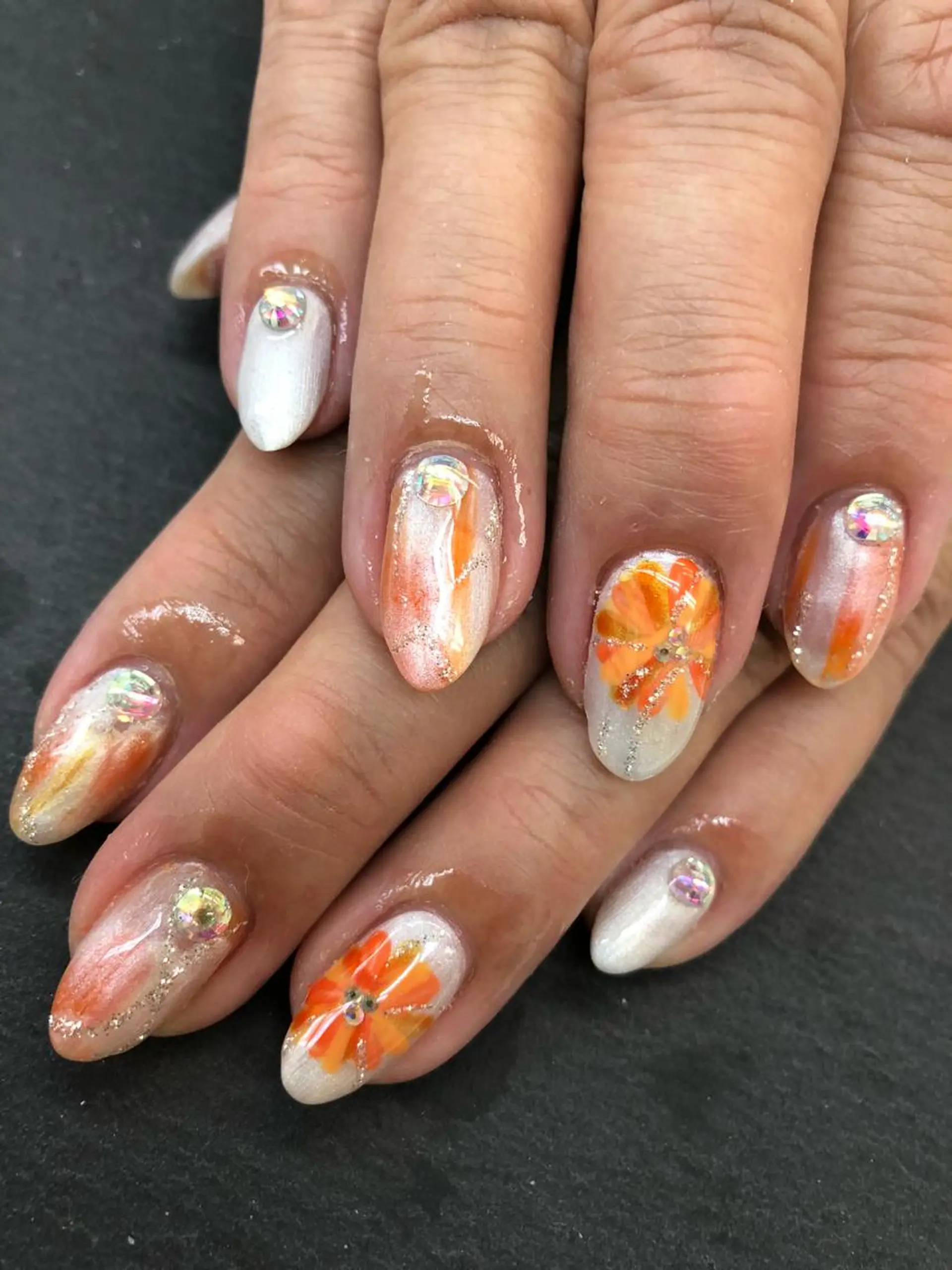 ネイル アートネイル ストーンネイル esNail&eye イーズネイル＆アイのネイルデザイン