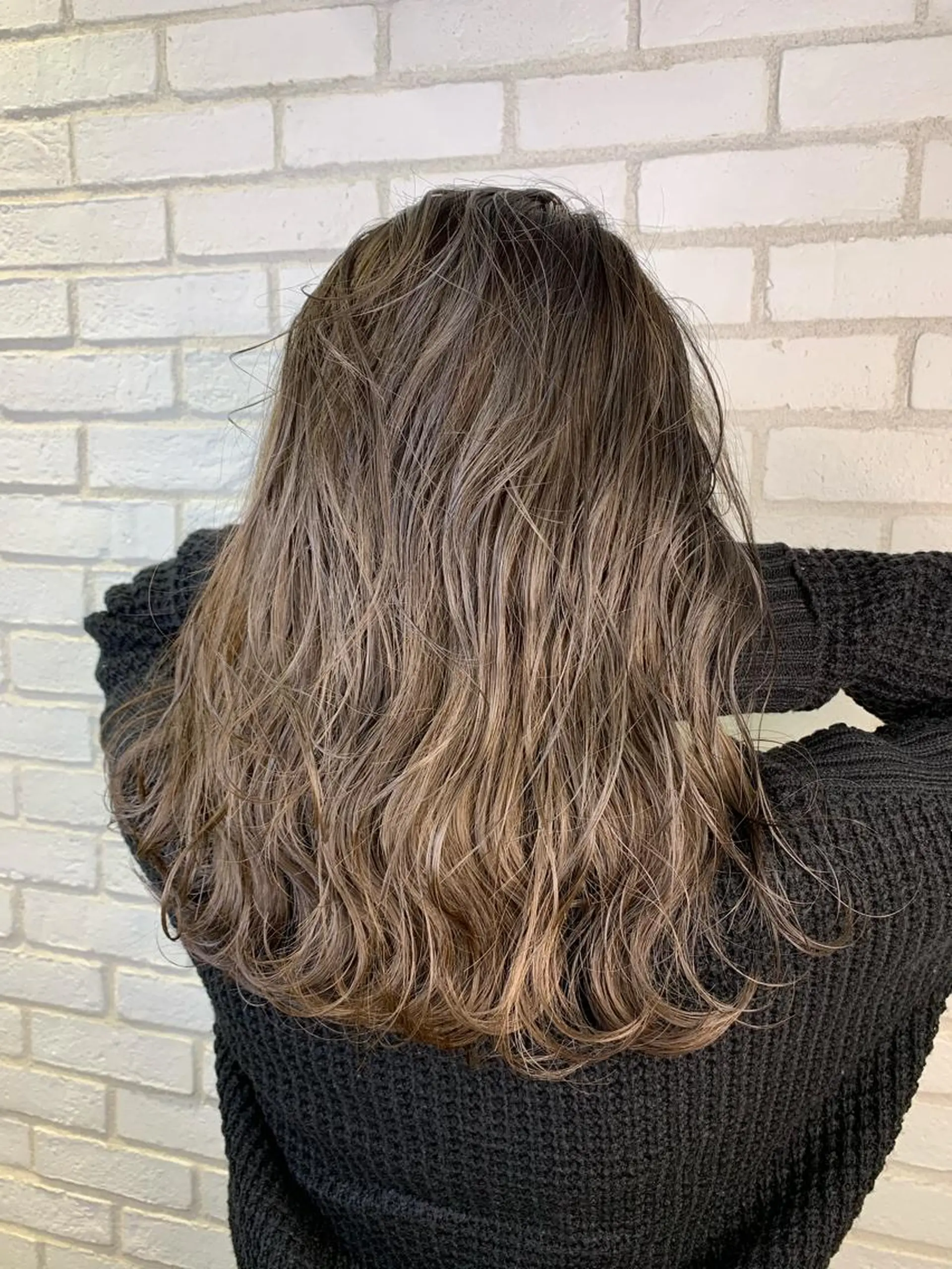 セミロング カラー ハイライトカラー ハイライト she2.shinjuku所属・顧客様専用予約 新規予約不可のヘアスタイル