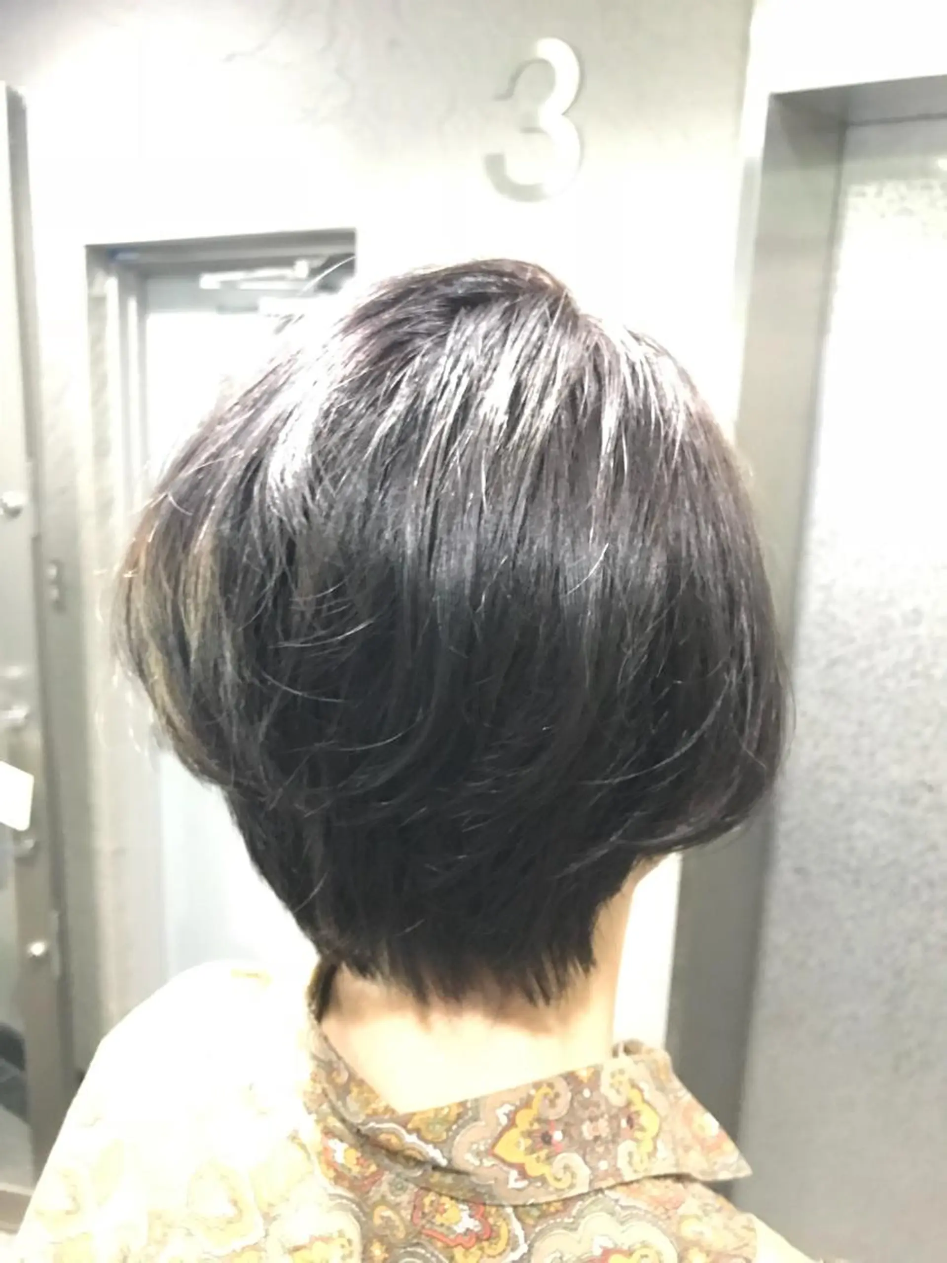 ショート カラー イルミナカラー バイオレットカラー chiyo yasuのヘアスタイル