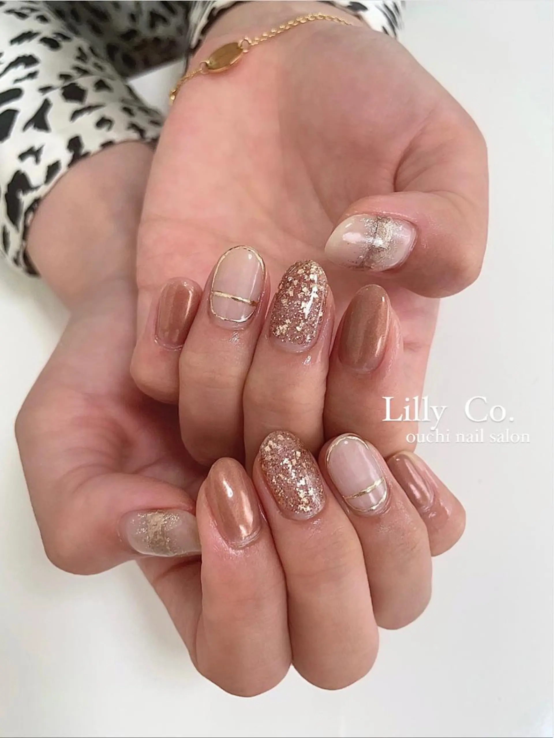 ネイル ゴールド ハンドネイル ハンドケア Lilly Co.のネイルデザイン