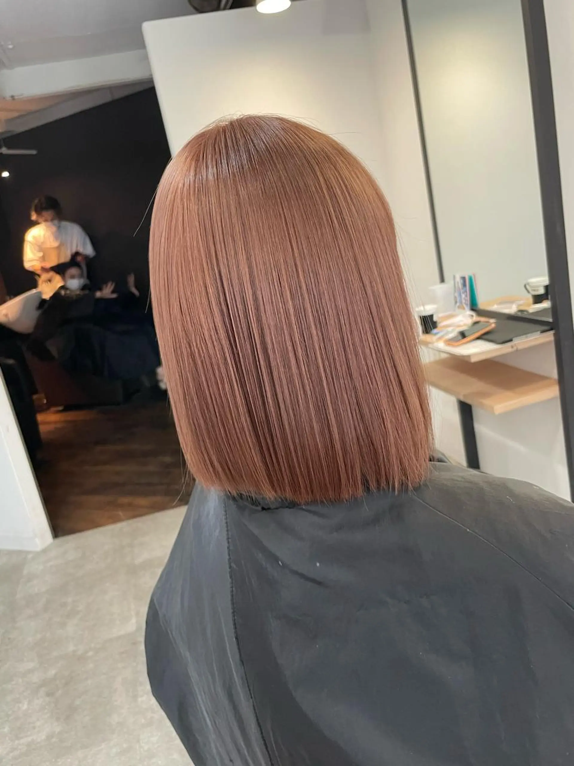 ショート カラー ベージュカラー ボブ ヘアカラー トリートメント ヘアセット 難波ブリーチカラー 伊藤洋輝のヘアスタイル