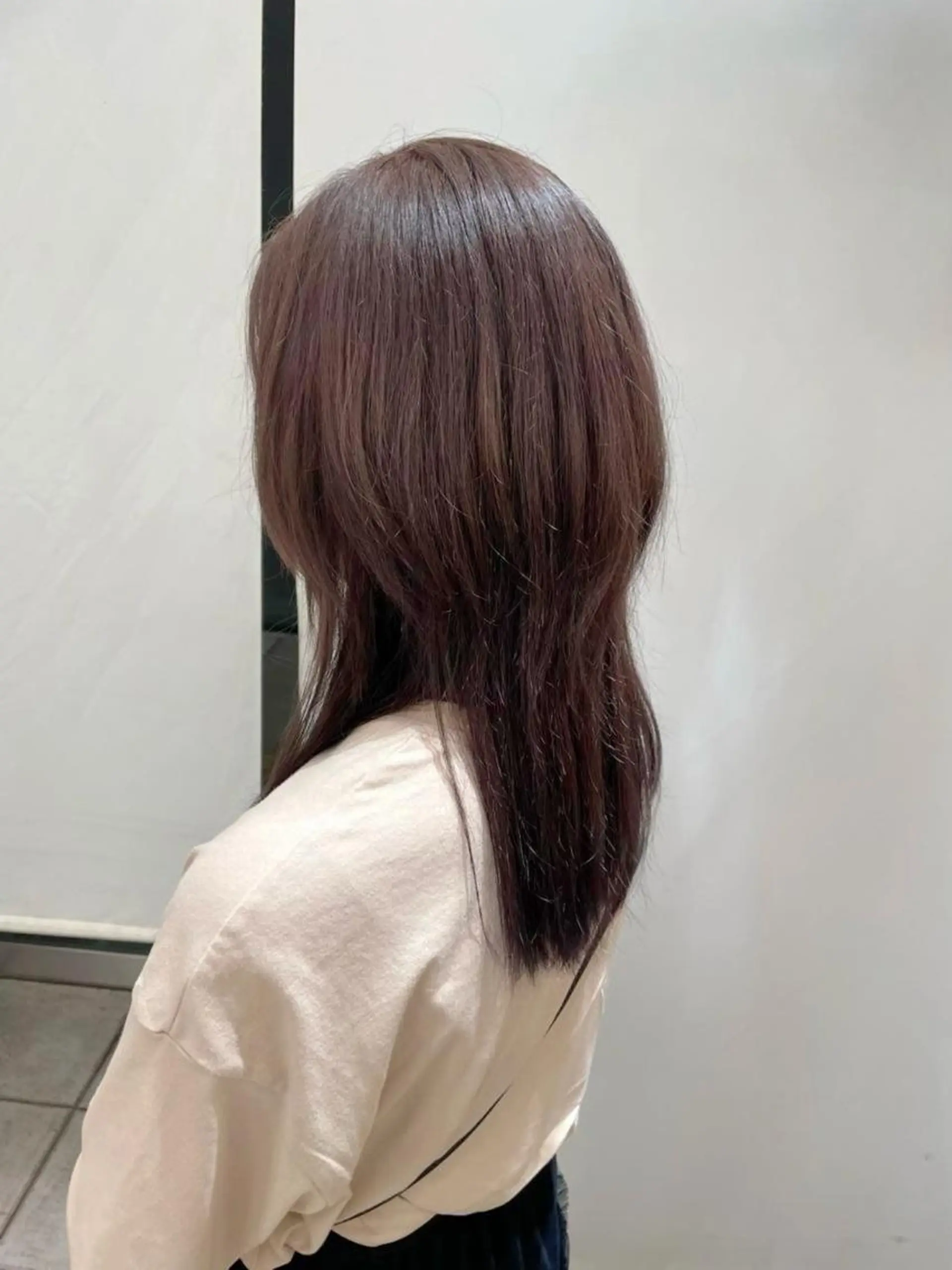 セミロング ハイレイヤー レイヤーカット 塩谷 雪花のヘアスタイル