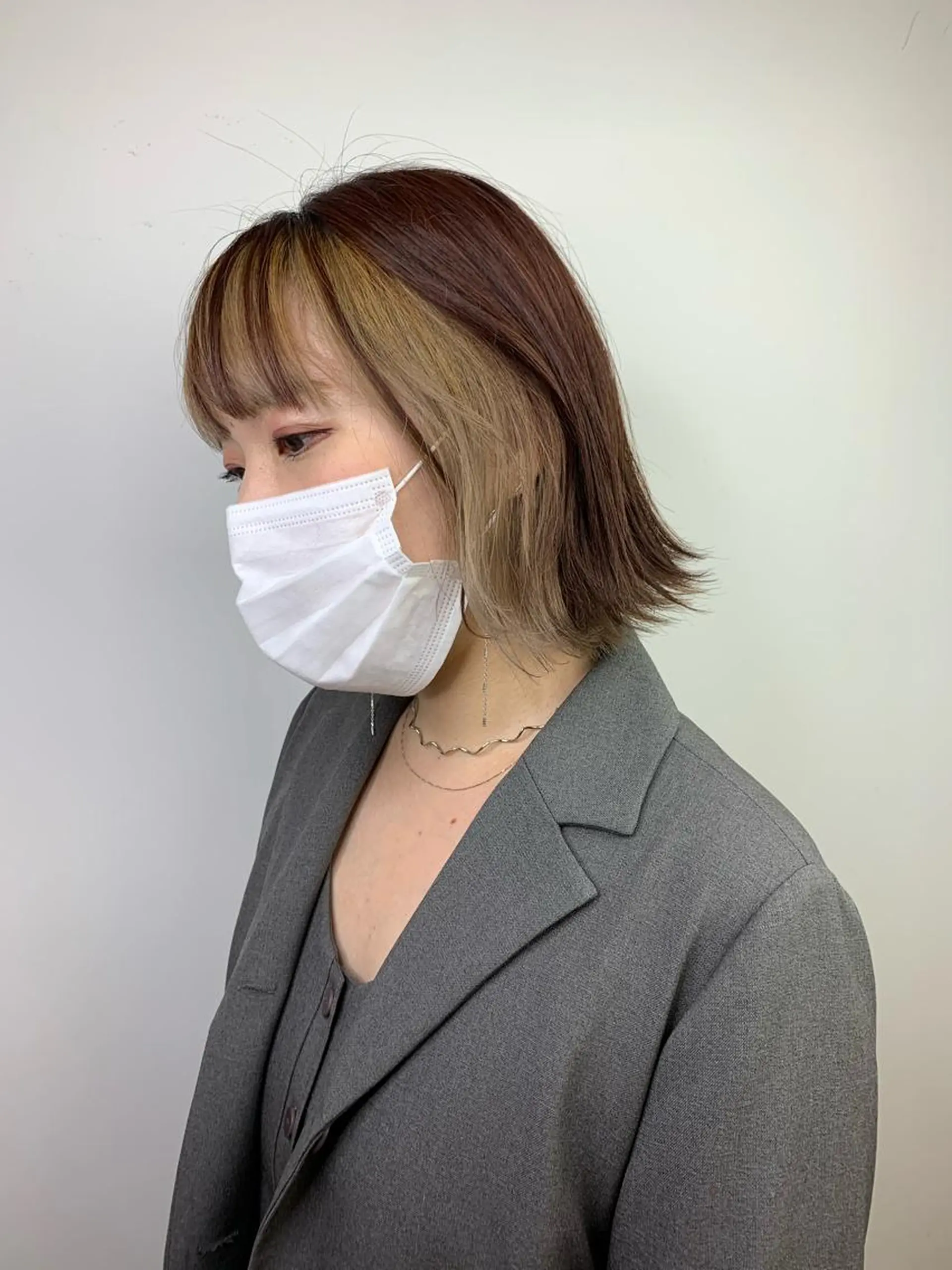 ショート カラー ミストバング ベージュカラー ブラウンカラー  フェイスフレーミング インナーカラー SALOWIN神戸三宮店所属・【美髪を叶える】中谷 彰宏（アキ)のヘアスタイル