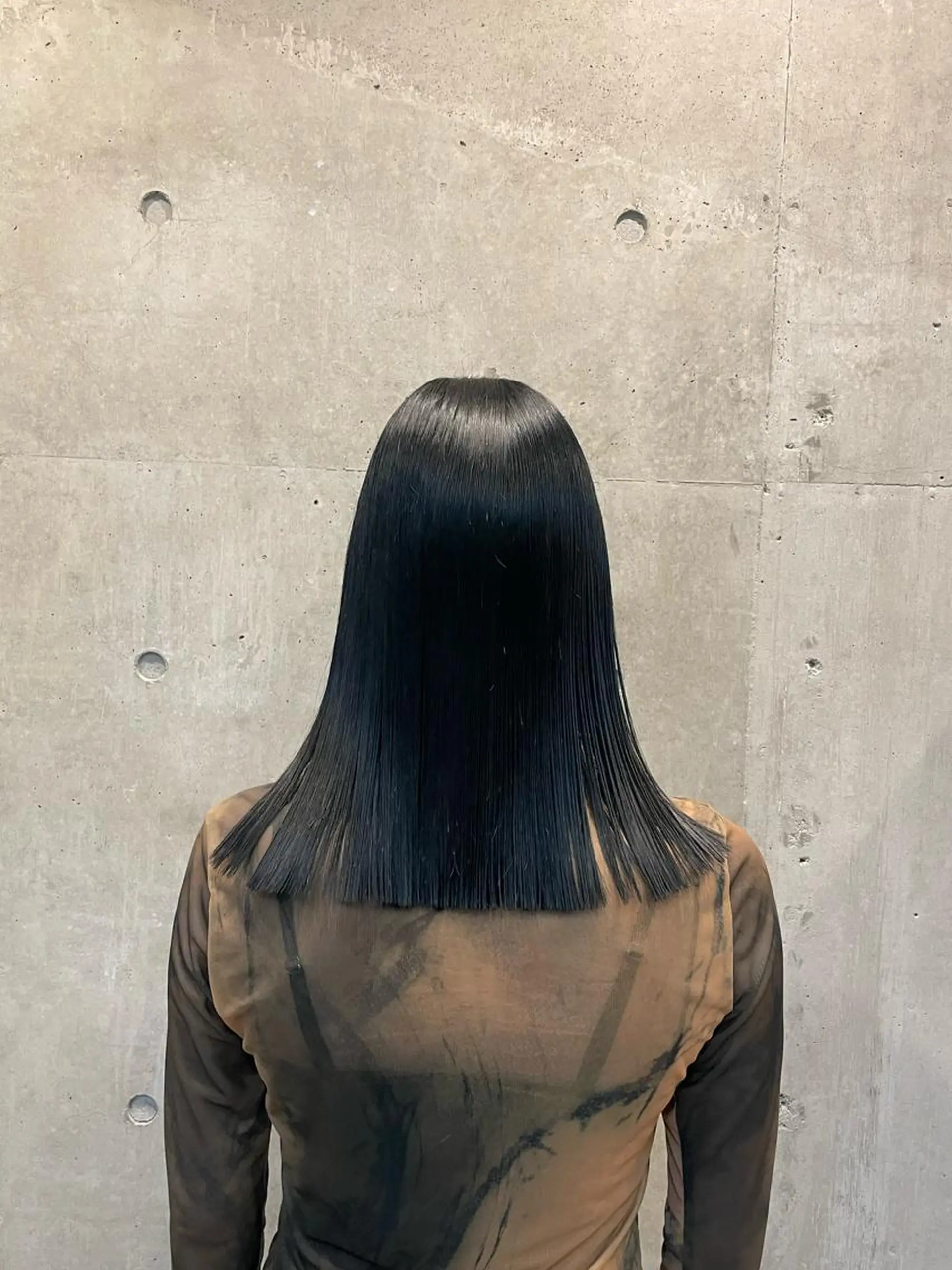 ミディアム カット ヘアカラー ︎︎ yoshikiのヘアスタイル