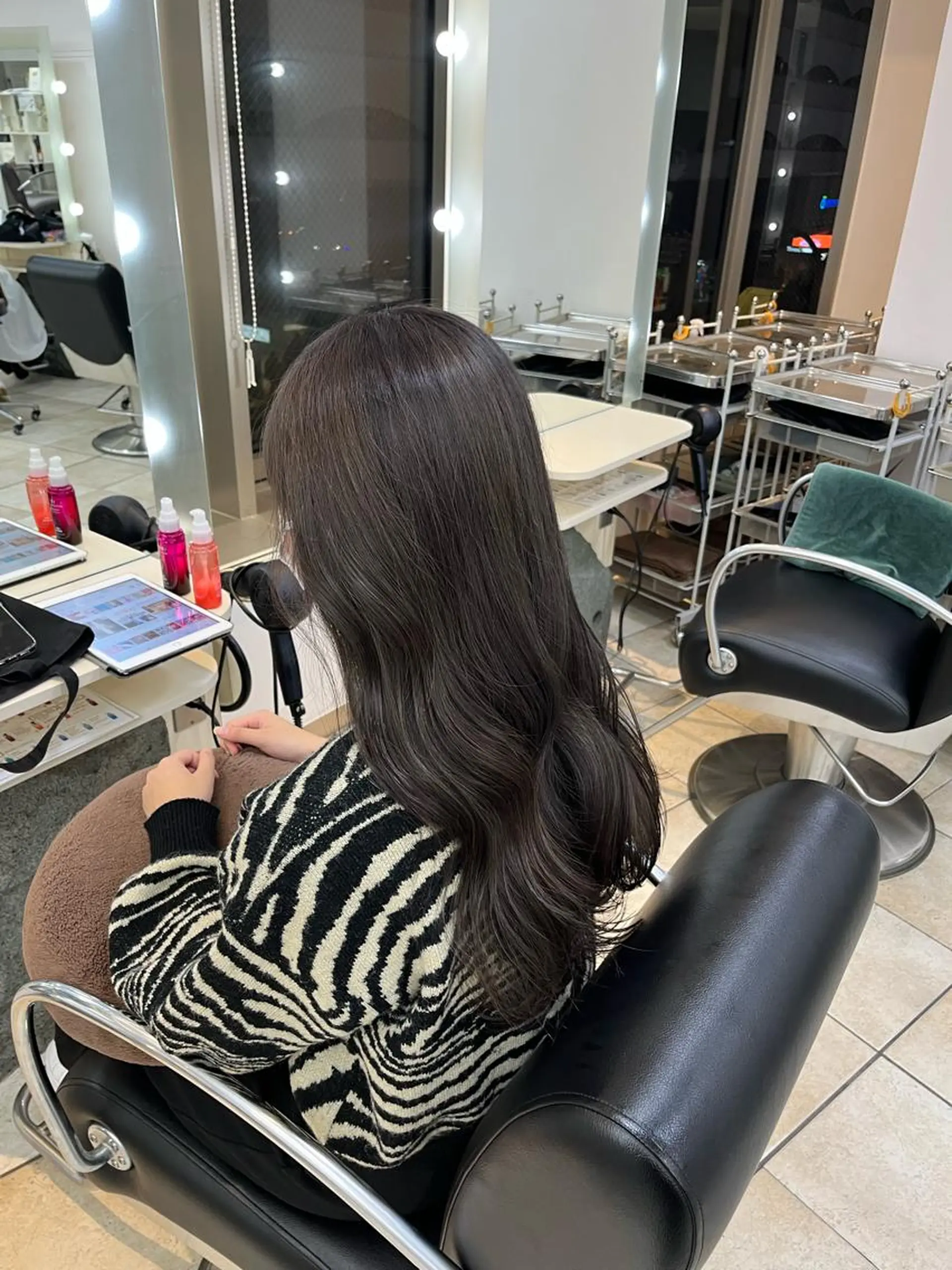 ロング カラー グレージュ MITSUKI🤍 モテ髪×韓国レイヤーのヘアスタイル