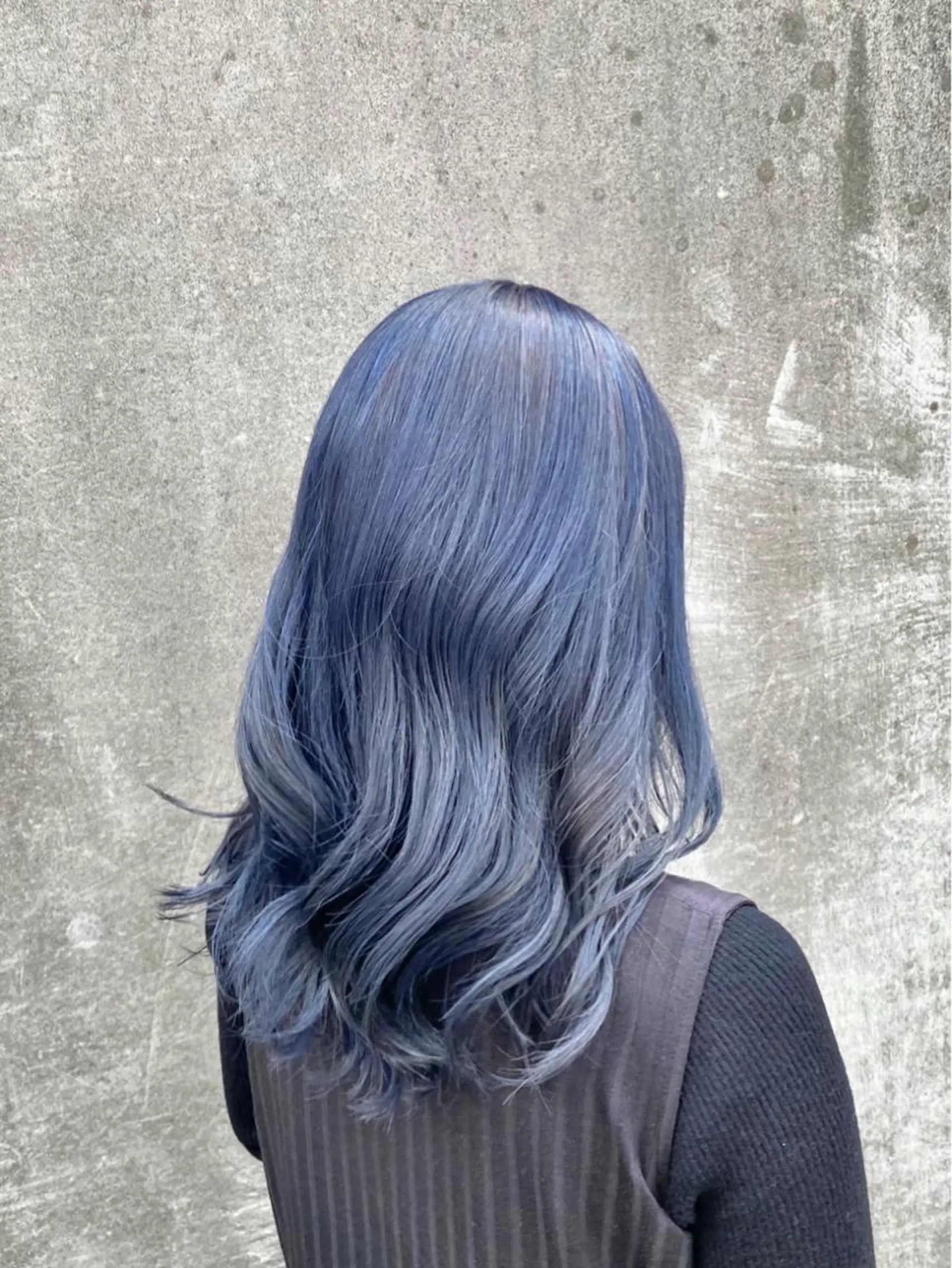 ロング カラー ブルーカラー motel所属・モデルや芸能人も通う ✨マンツーマンサロンのヘアスタイル