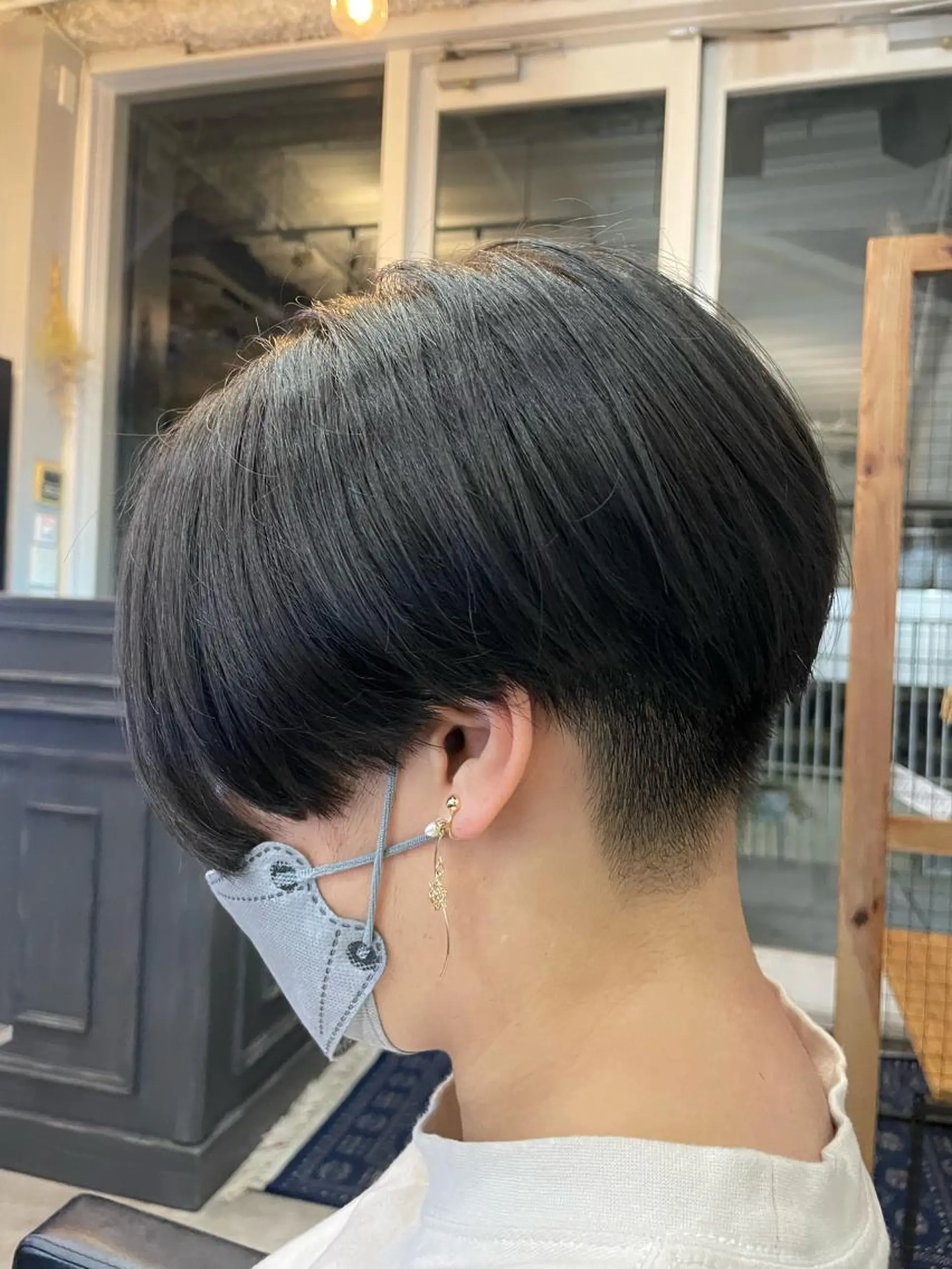 ショート カラー ハンサムショート ダークグレー ショートヘア カット ヘアカラー トリートメント ブリーチなし透明感 タケザワミキのヘアスタイル