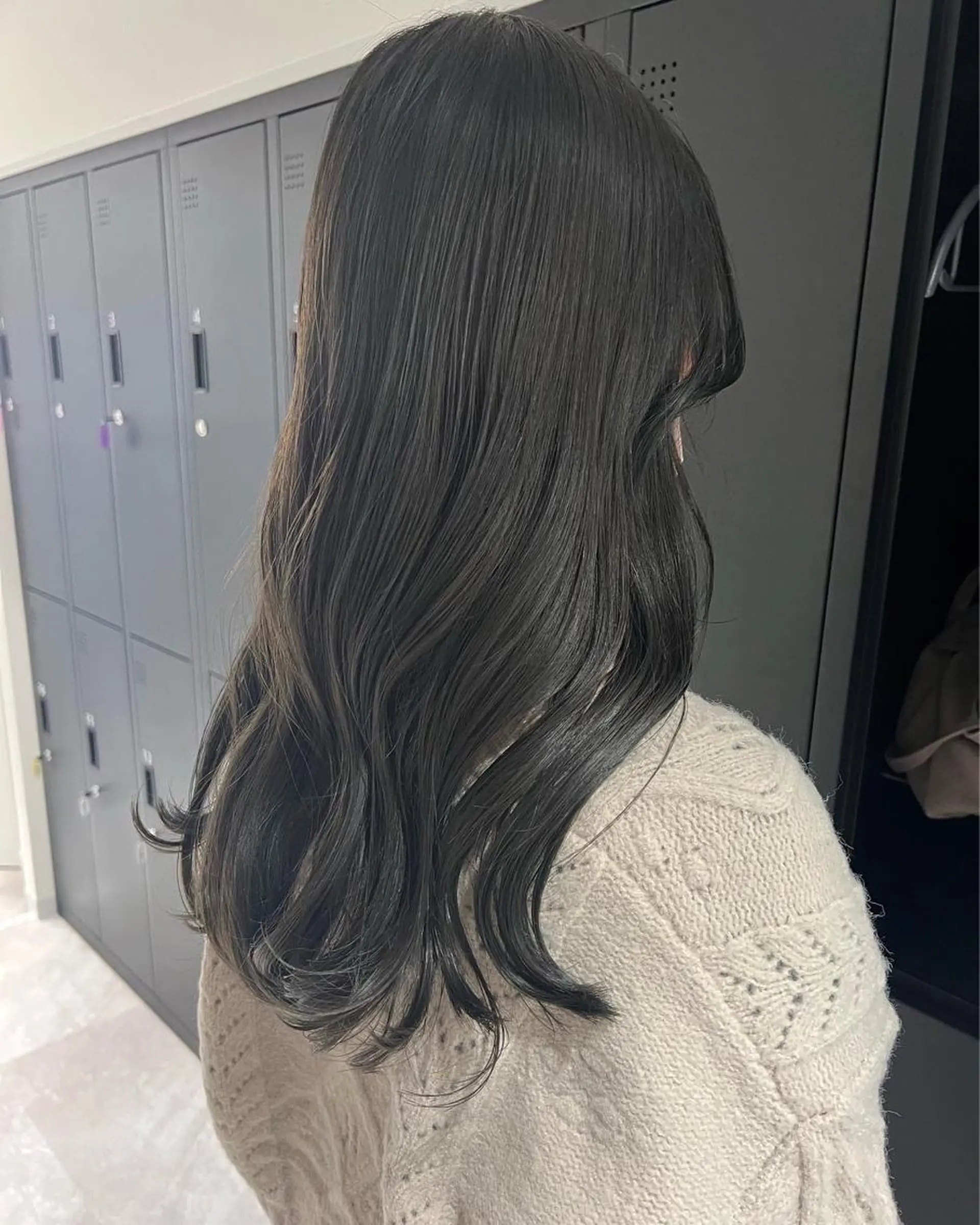 ロング カラー グレージュ オリーブグレージュ オリーブグレー カット ヘアカラー トリートメント 暗髪カラー🫐パーマ おくだりんかのヘアスタイル