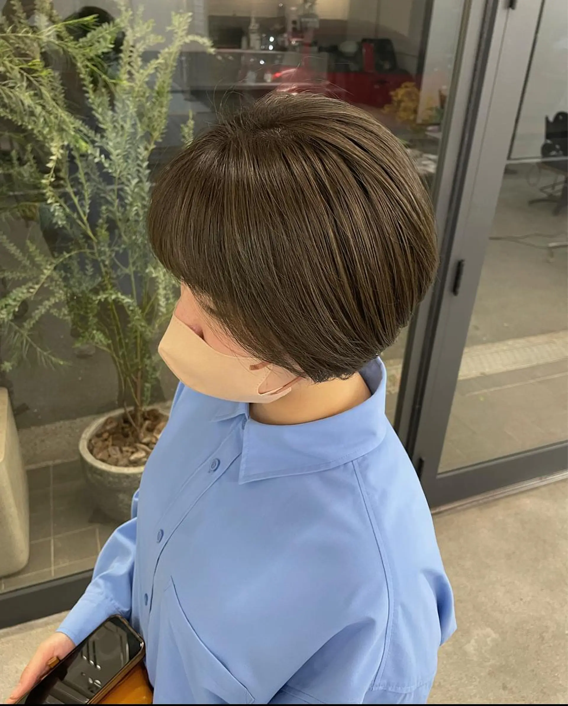 ショート カラー 透明感カラー カット ヘアカラー レイヤーパーマ、ボブ 小須田ゆあのヘアスタイル