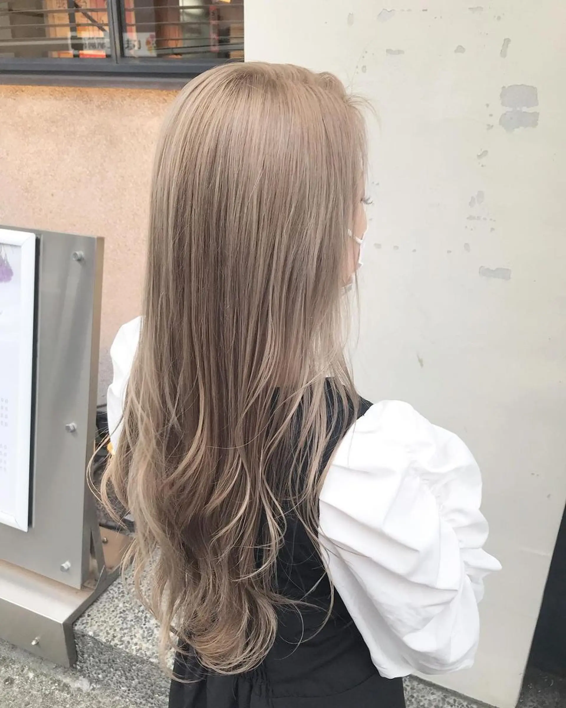 セミロング カラー ブリーチ、髪質改善 Noe心斎橋店のヘアスタイル