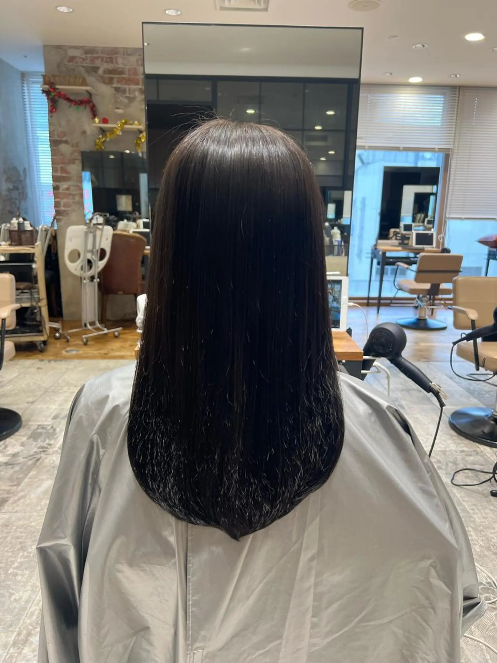 セミロング カラー ヘアカラー トリートメント 透明感🫧 佐藤歩夢のヘアスタイル
