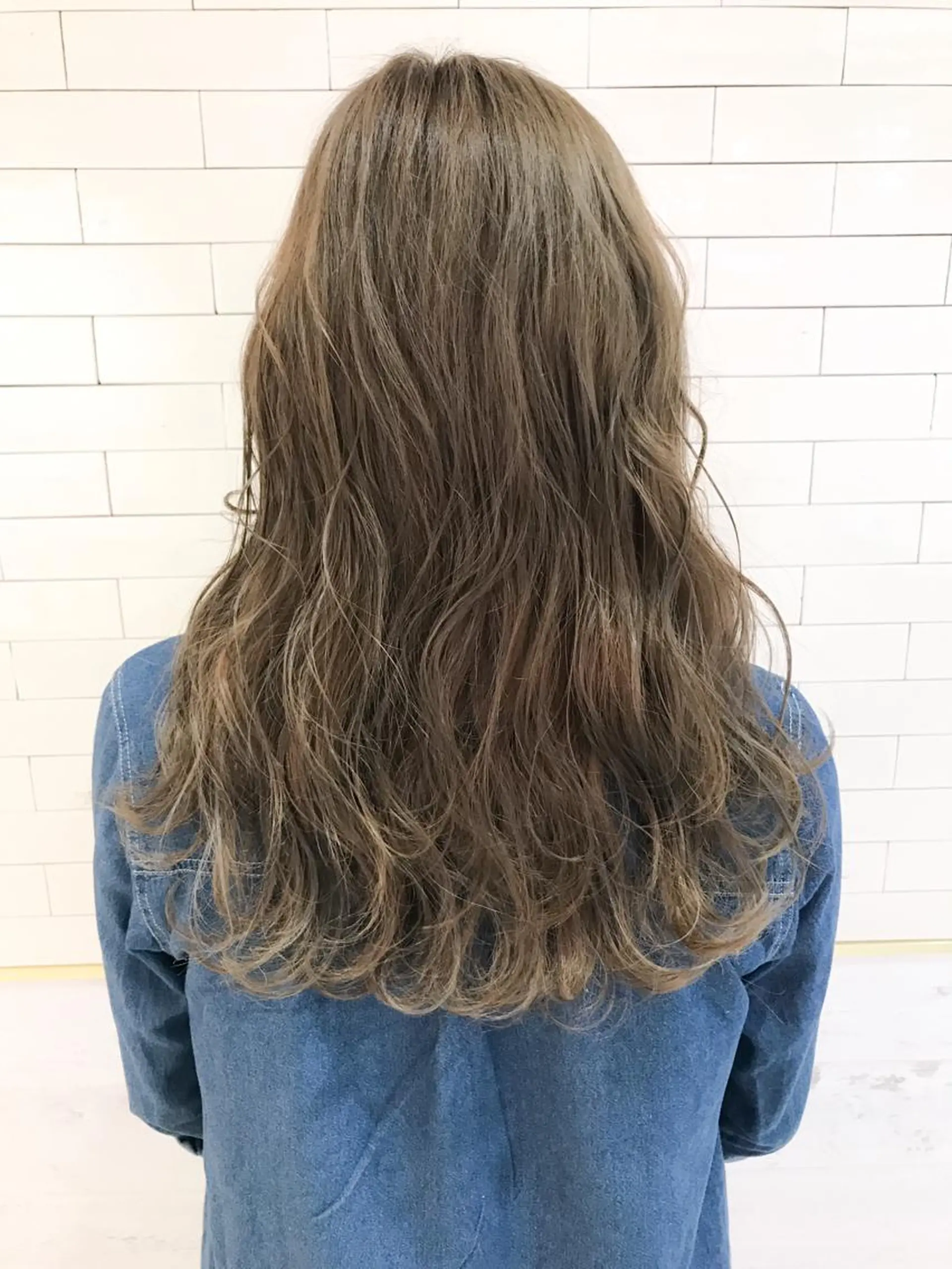 セミロング カラー グレージュ LA KING GINZA TOKYO所属・🧡ショートの達人 🧡SHOのヘアスタイル