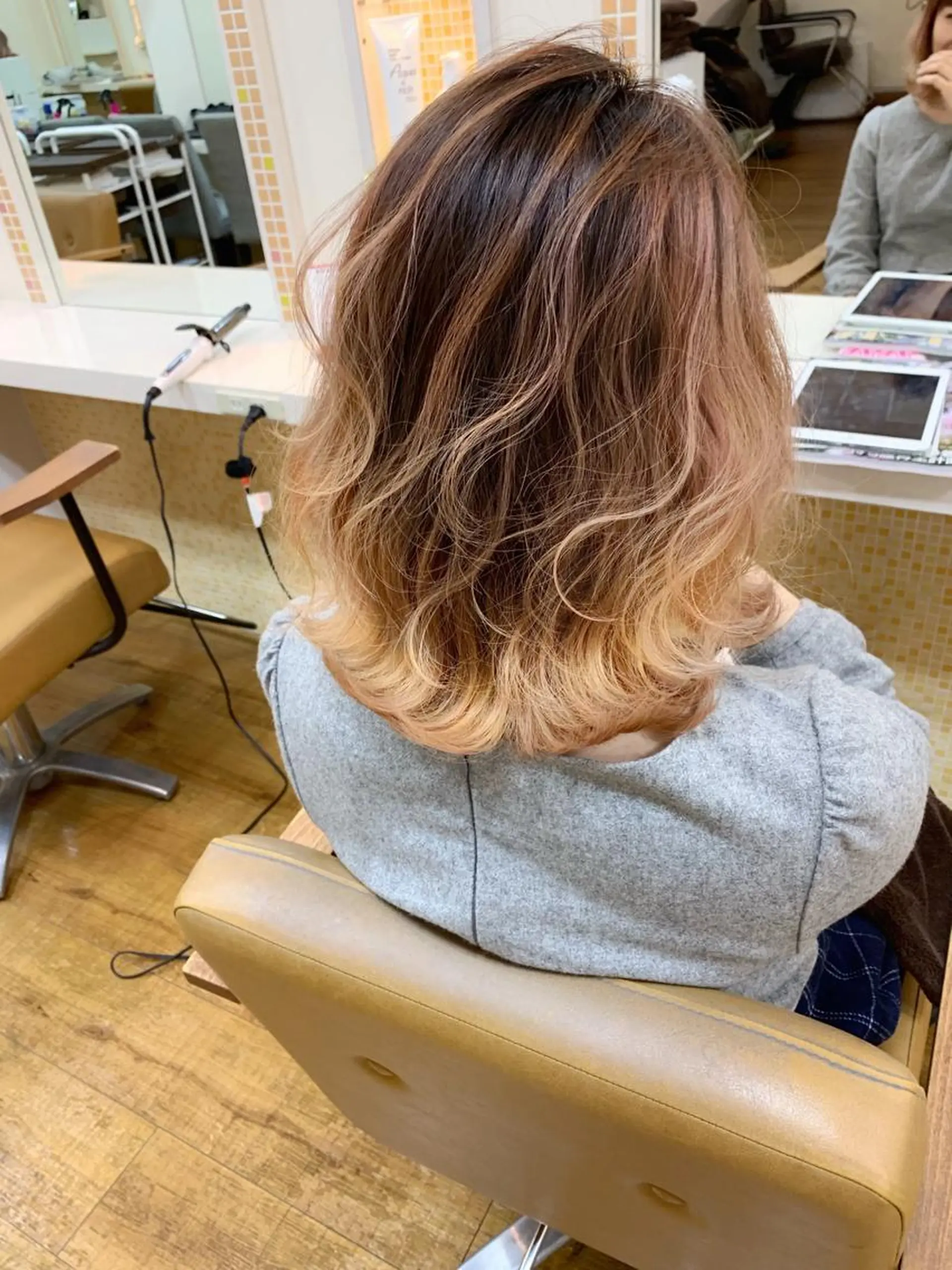 ミディアム 可児 令路のヘアスタイル