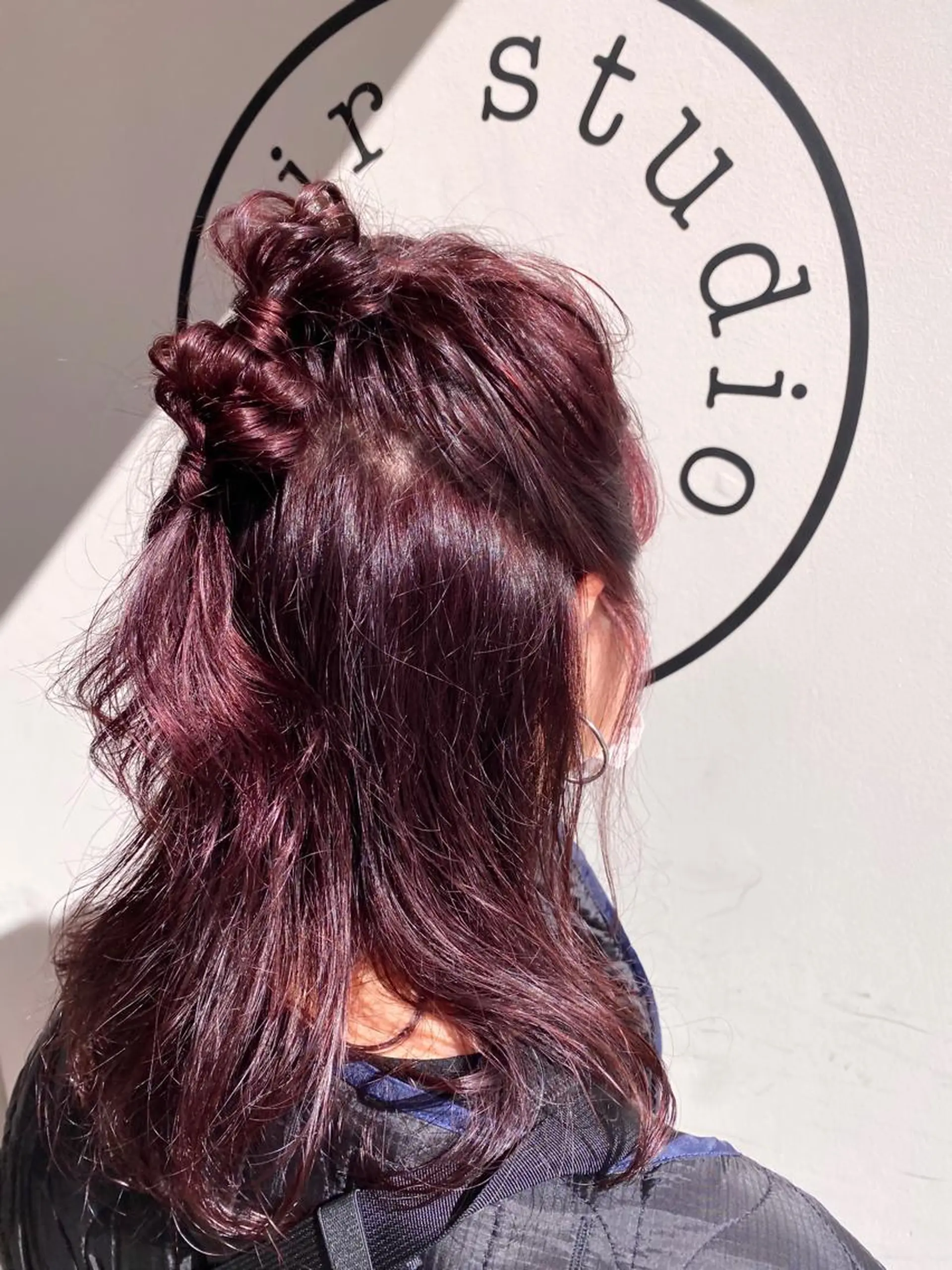 セミロング カラー ブリーチ ブリーチなしカラー ピンクカラー パープルカラー 川越 輝梨奈のヘアスタイル