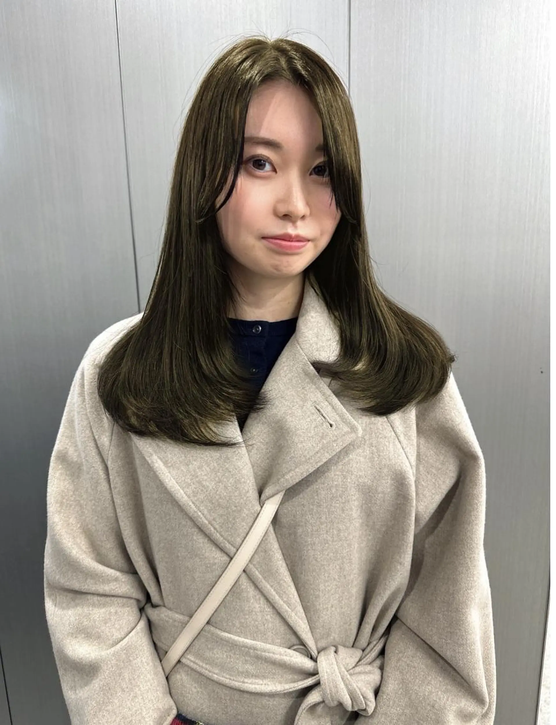 カラー ミディアム カット くすみミルクティー／ ブラウン🪡TOWAのヘアスタイル
