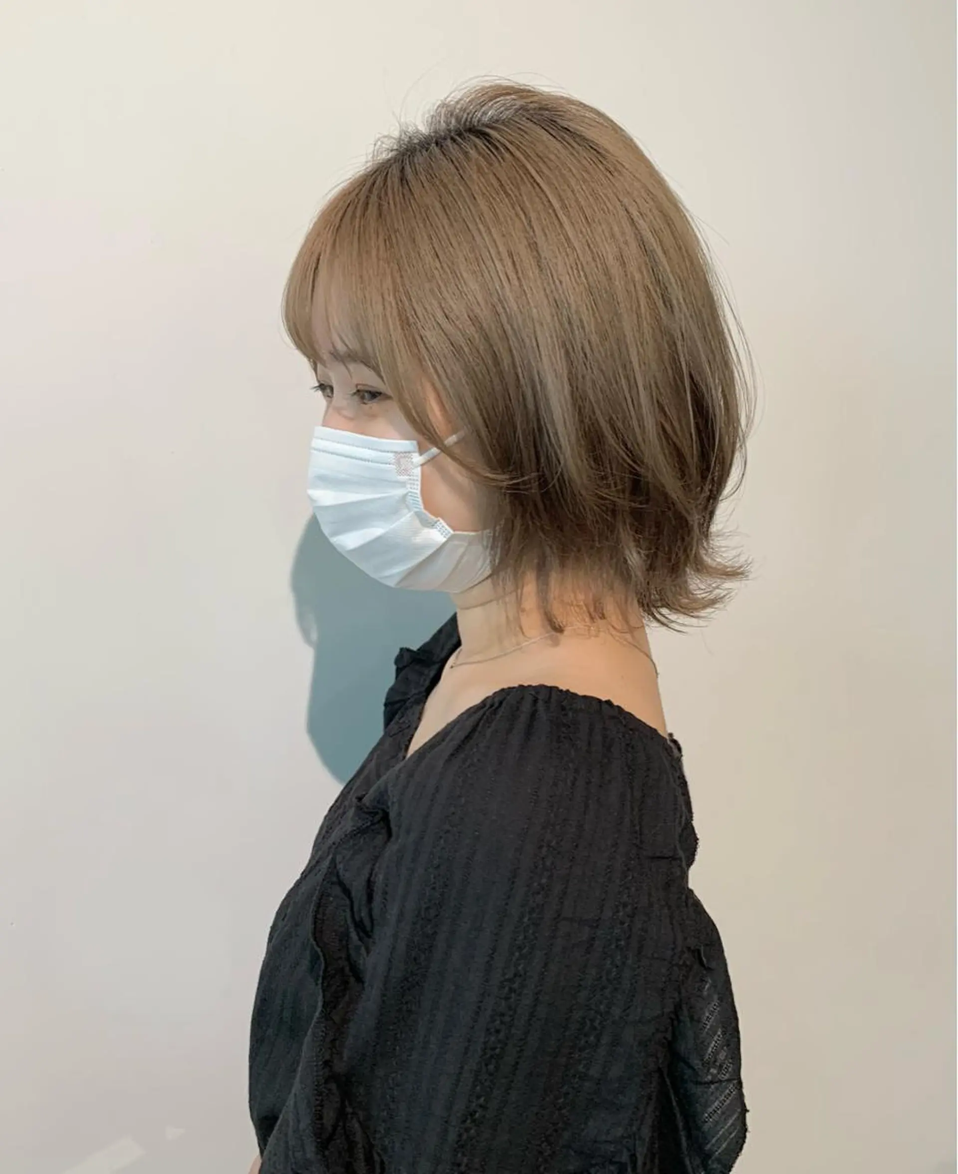 ショート カラー ベージュカラー ミルクティーベージュ カット ヘアカラー トリートメント STYLE　EKI　CITY所属・【艶カラー】 STYLE 和泉俊希のヘアスタイル