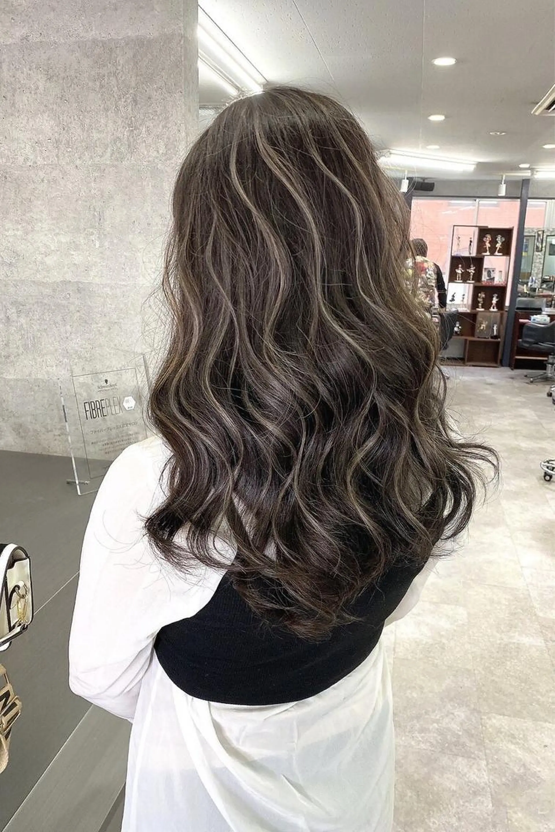 ロング カラー ダブルカラー ハイライトカラー ハイライト Wehlen所属・透明感カラー🌟 keisukeのヘアスタイル