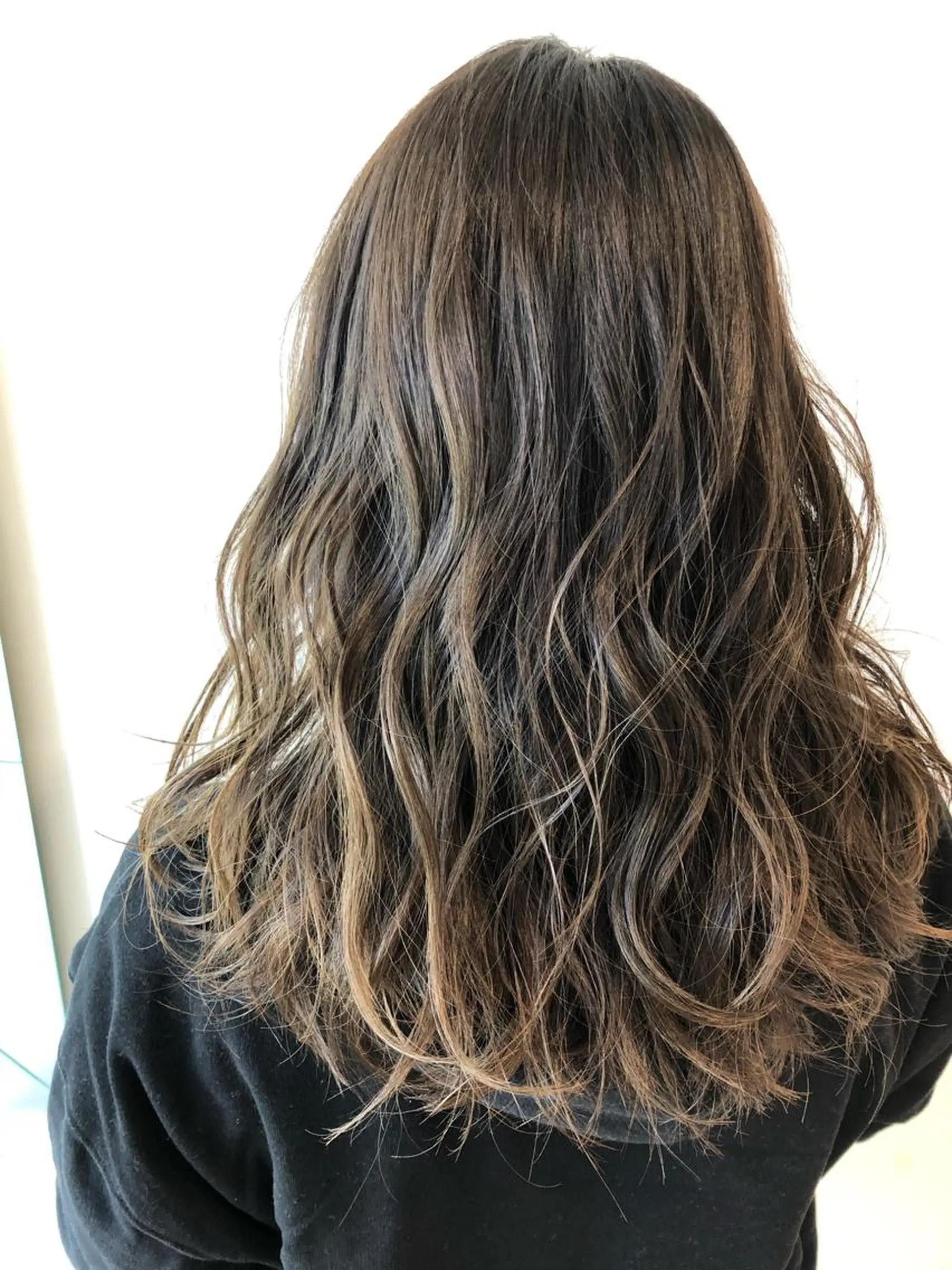 ロング カラー バレイヤージュ レイヤーカット ヤマモト マイのヘアスタイル