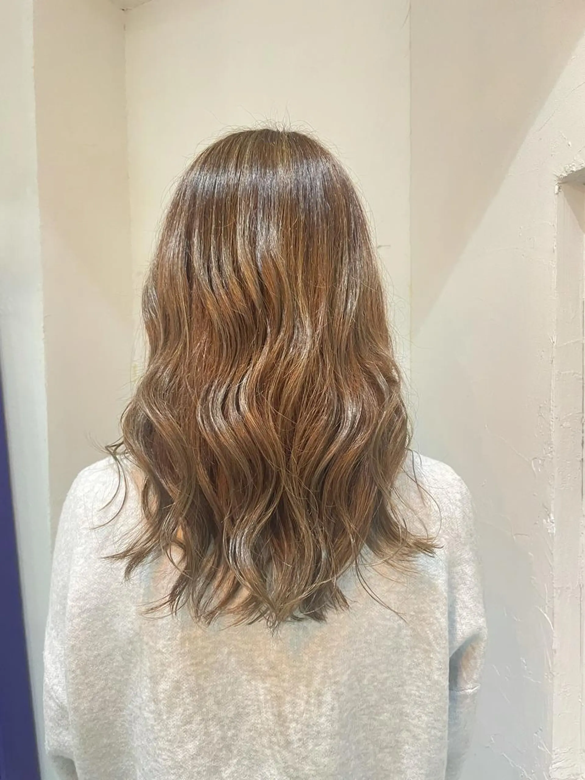 セミロング カラー アディクシーカラー グラデーションカラー ハイライトカラー ハイライト Men's hair salon First 中百舌鳥店所属・First なかもず 店 YUKIのヘアスタイル