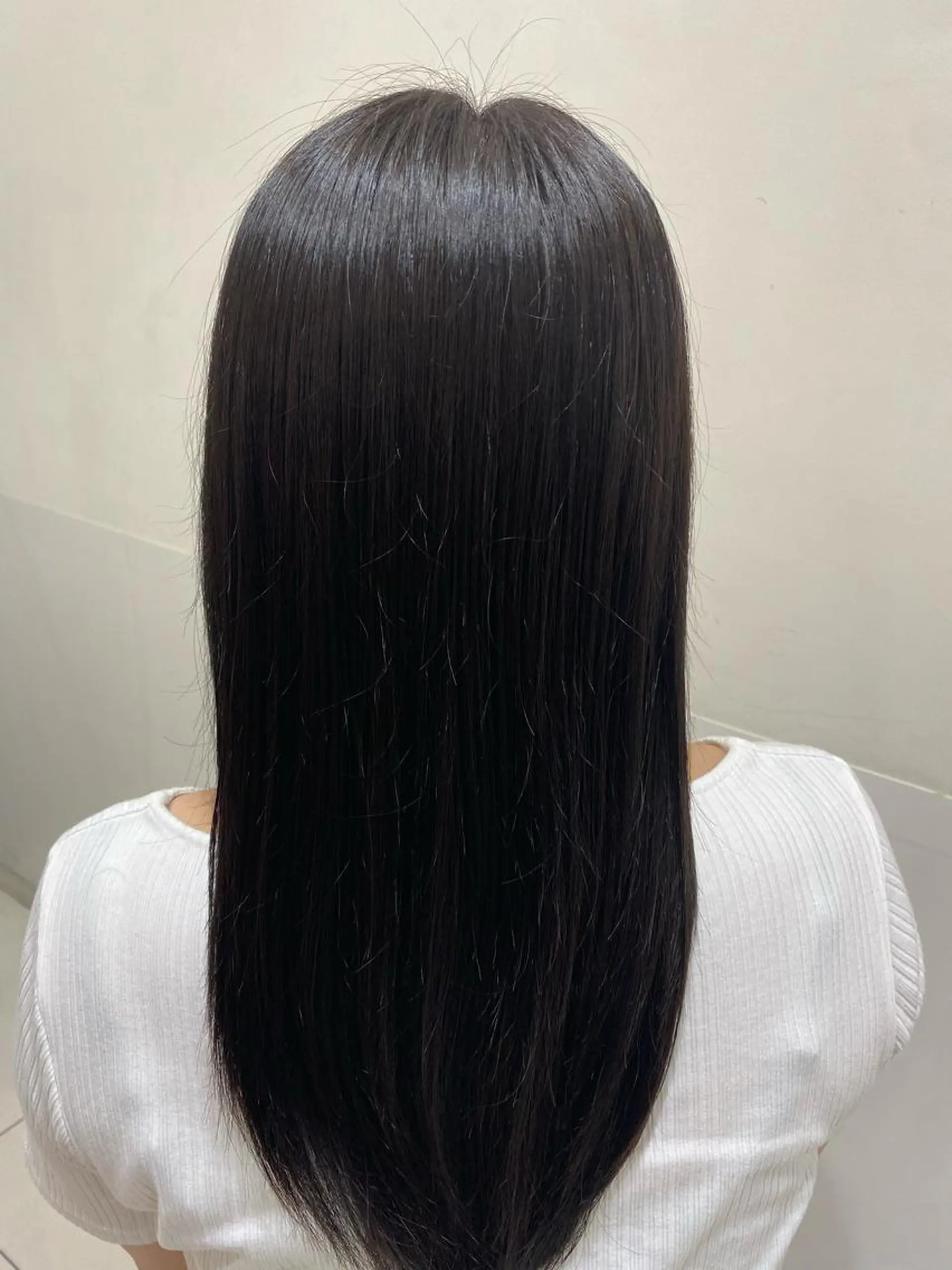 ロング カラー 黒髪 ネイビーカラー 女性カットモデル 募集　石田沙優美のヘアスタイル