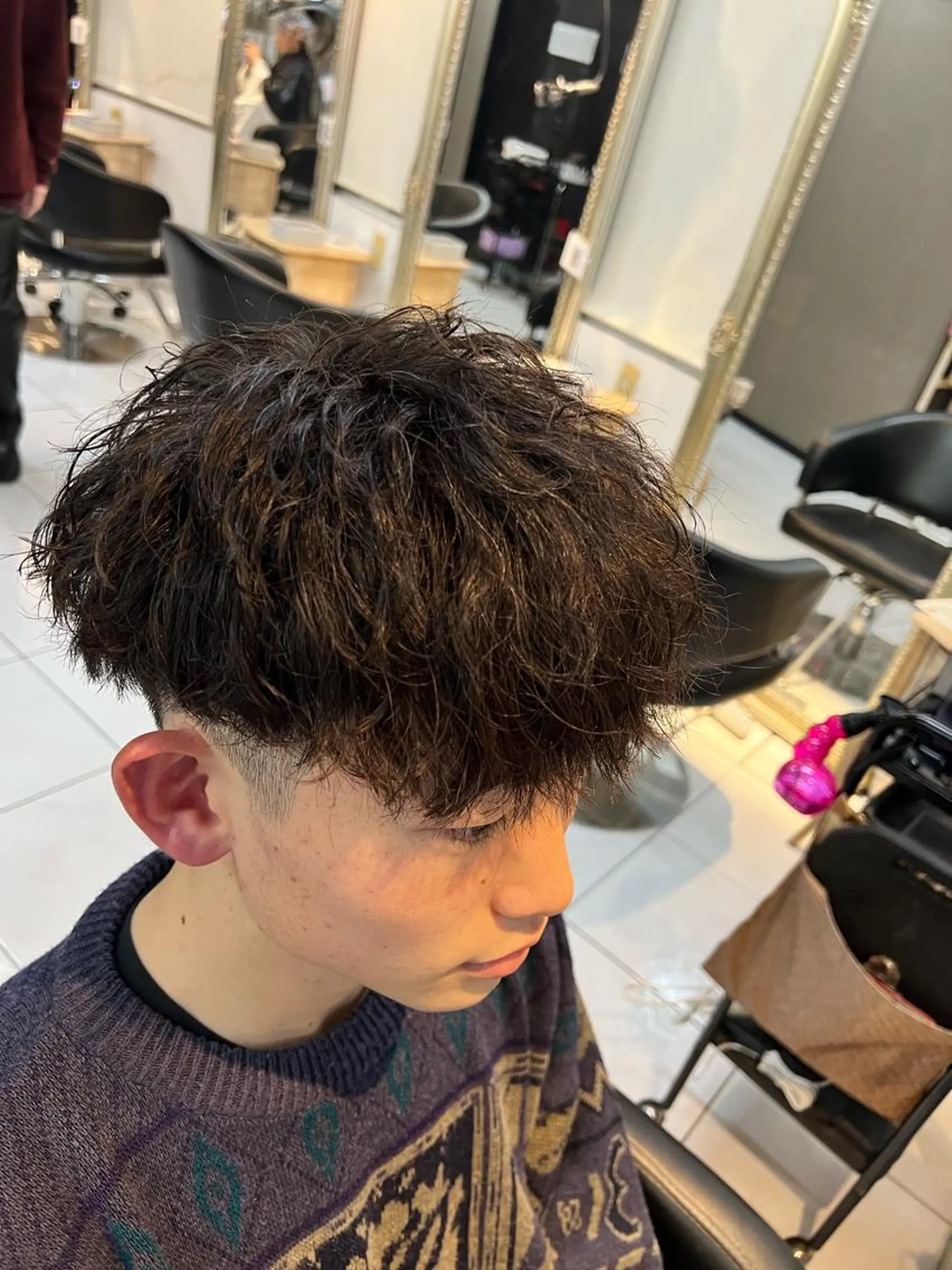 パーマ メンズ センターパート フェードカット カルマパーマ マッシュ メンズパーマ パーマ特化美容師 茂木広幸のヘアスタイル