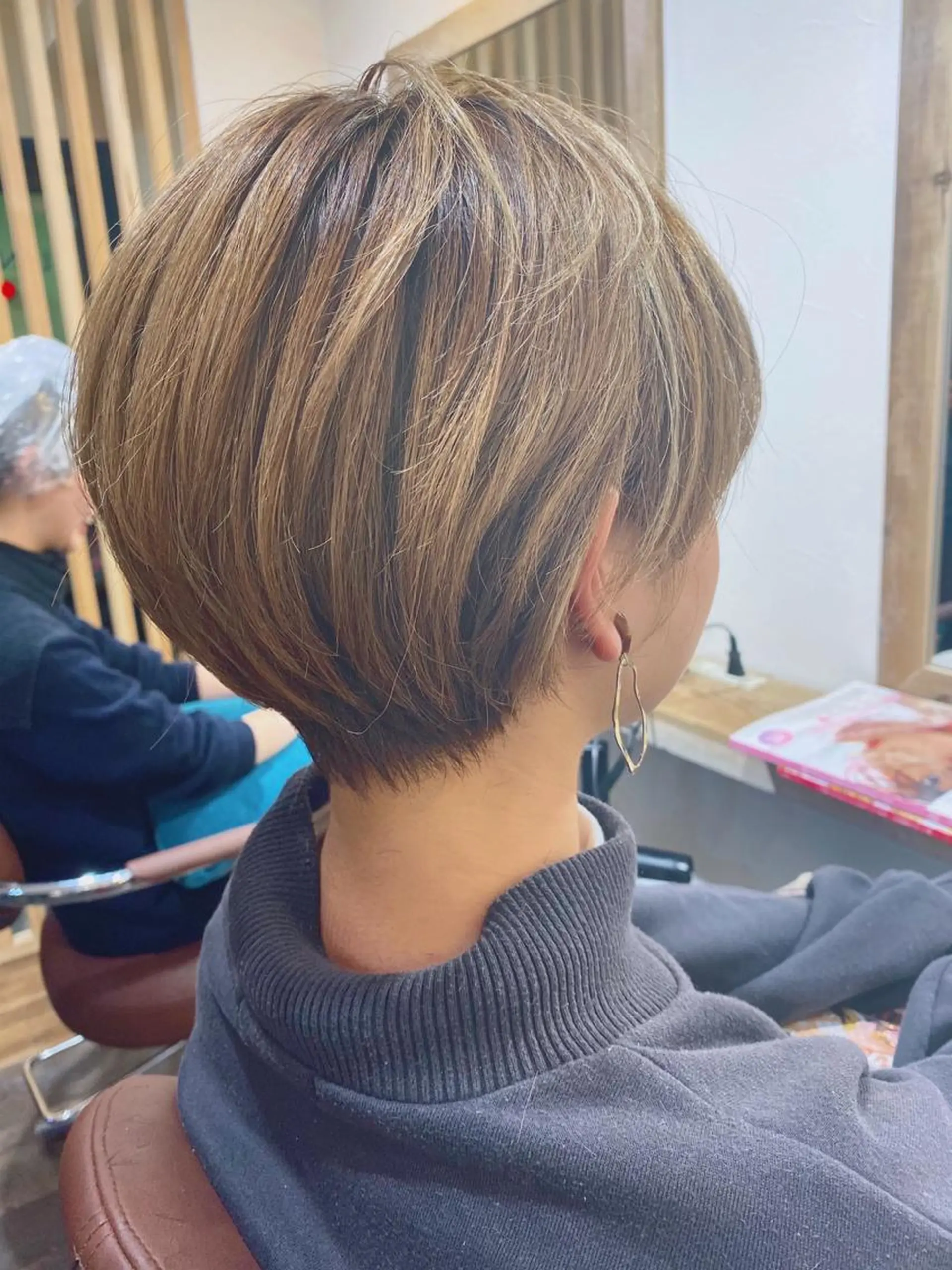 ショート カラー ヘアカラー トリートメント 🌈ショート/レイヤ ーカット/中村崇宏のヘアスタイル