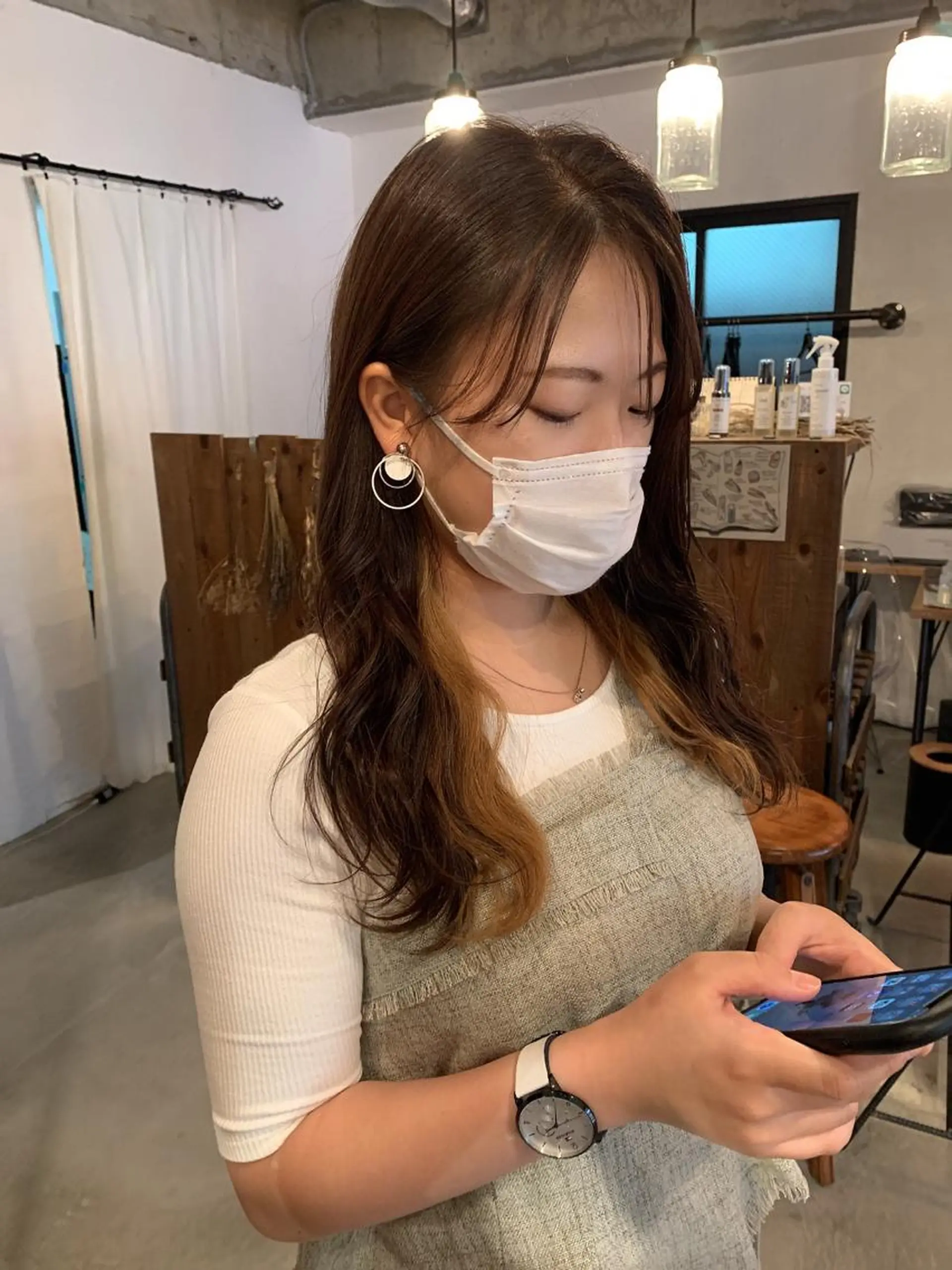 ロング カラー momo 岡崎のヘアスタイル