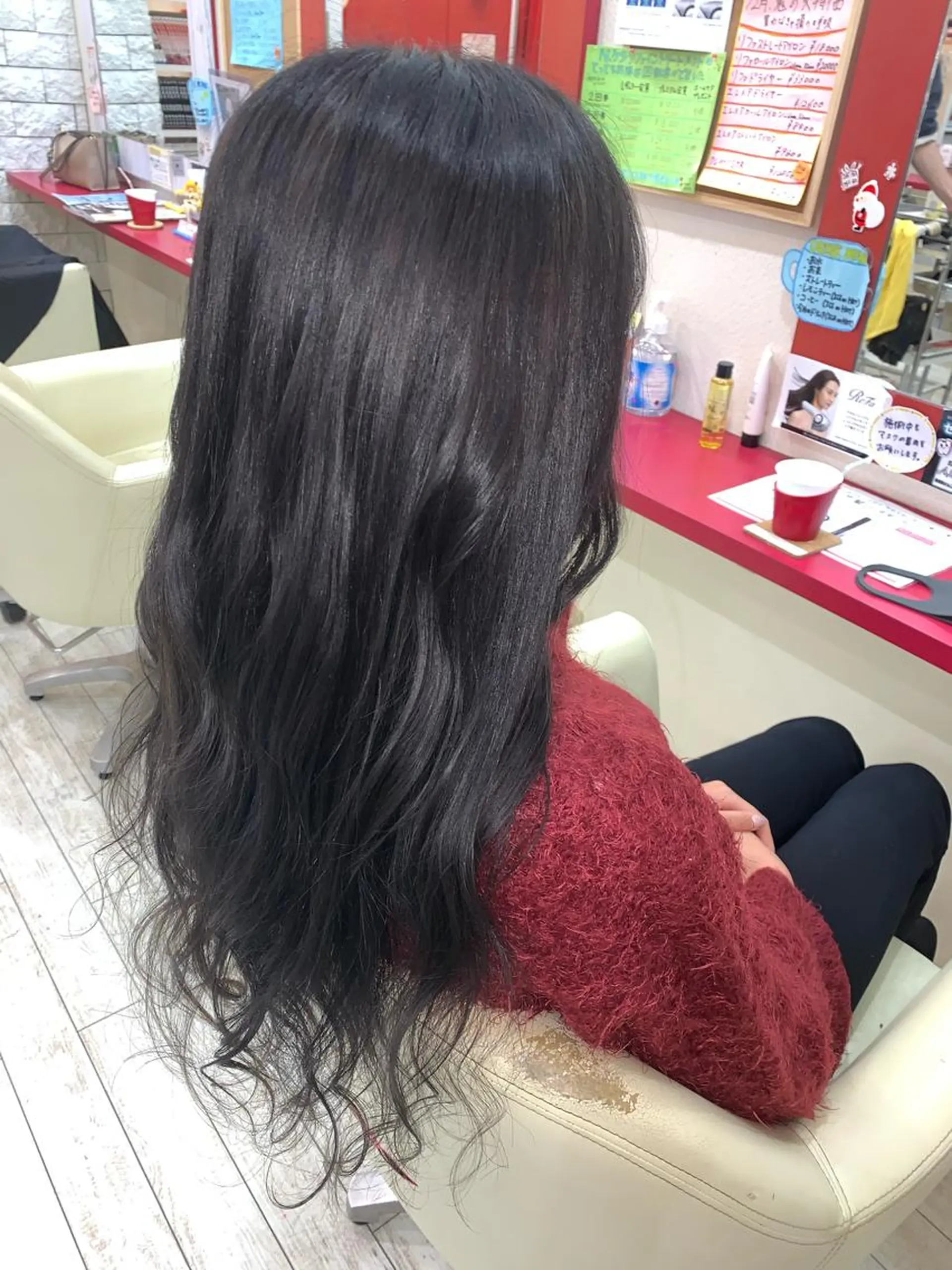 ロング カラー ヘアアレンジ ダークグレー 今村公介 ブリーチ特化、派手髪のヘアスタイル